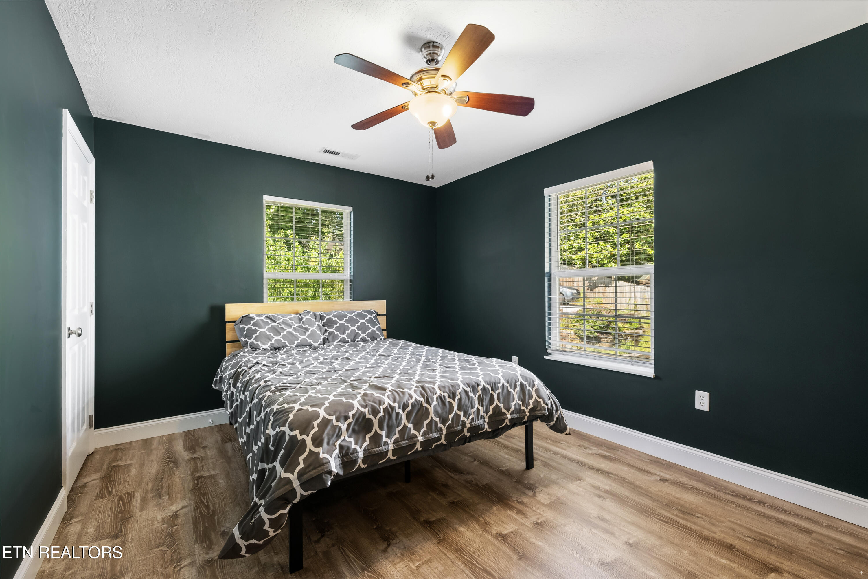 1126 Overton Place Knoxville TN 37917