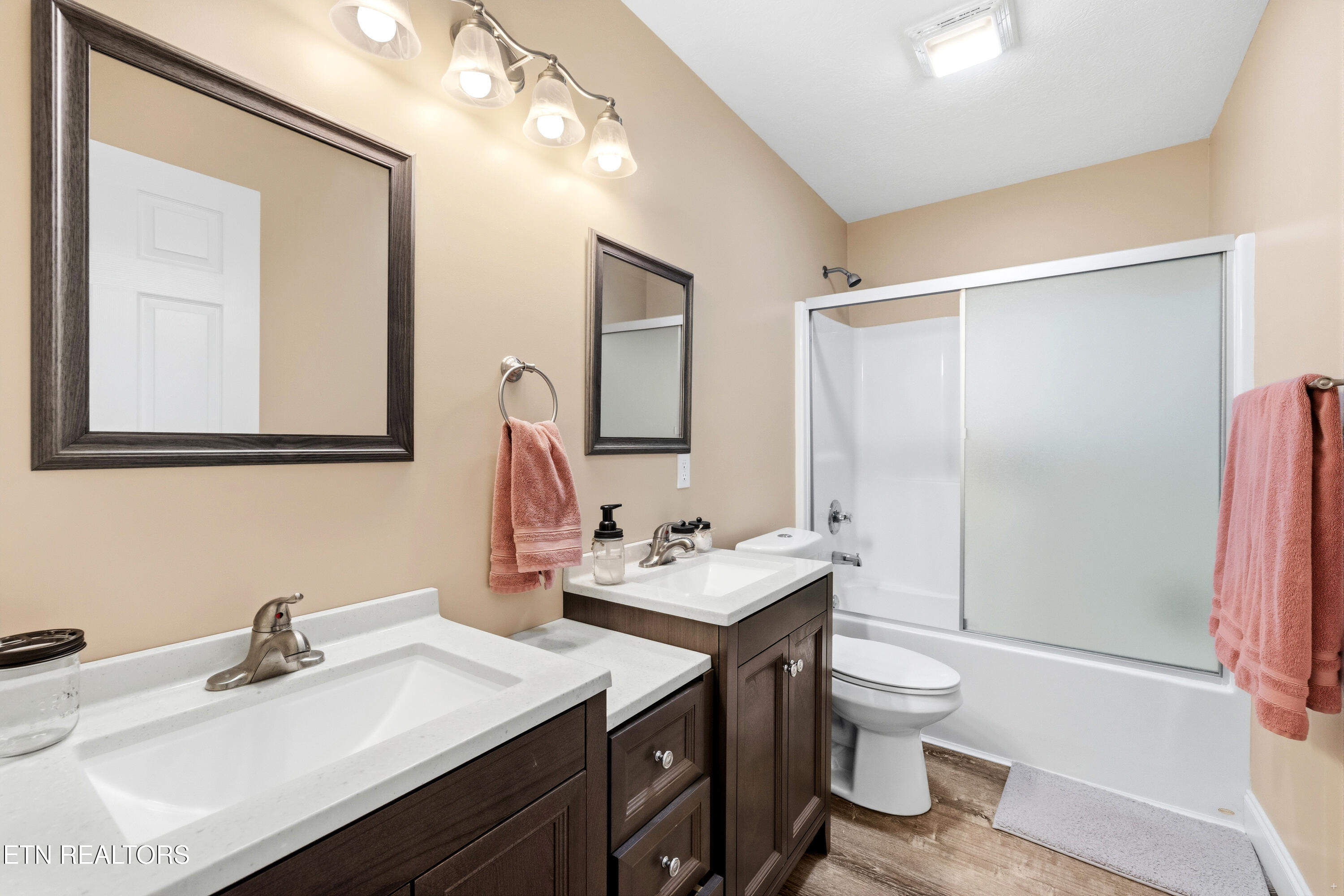 1126 Overton Place Knoxville TN 37917