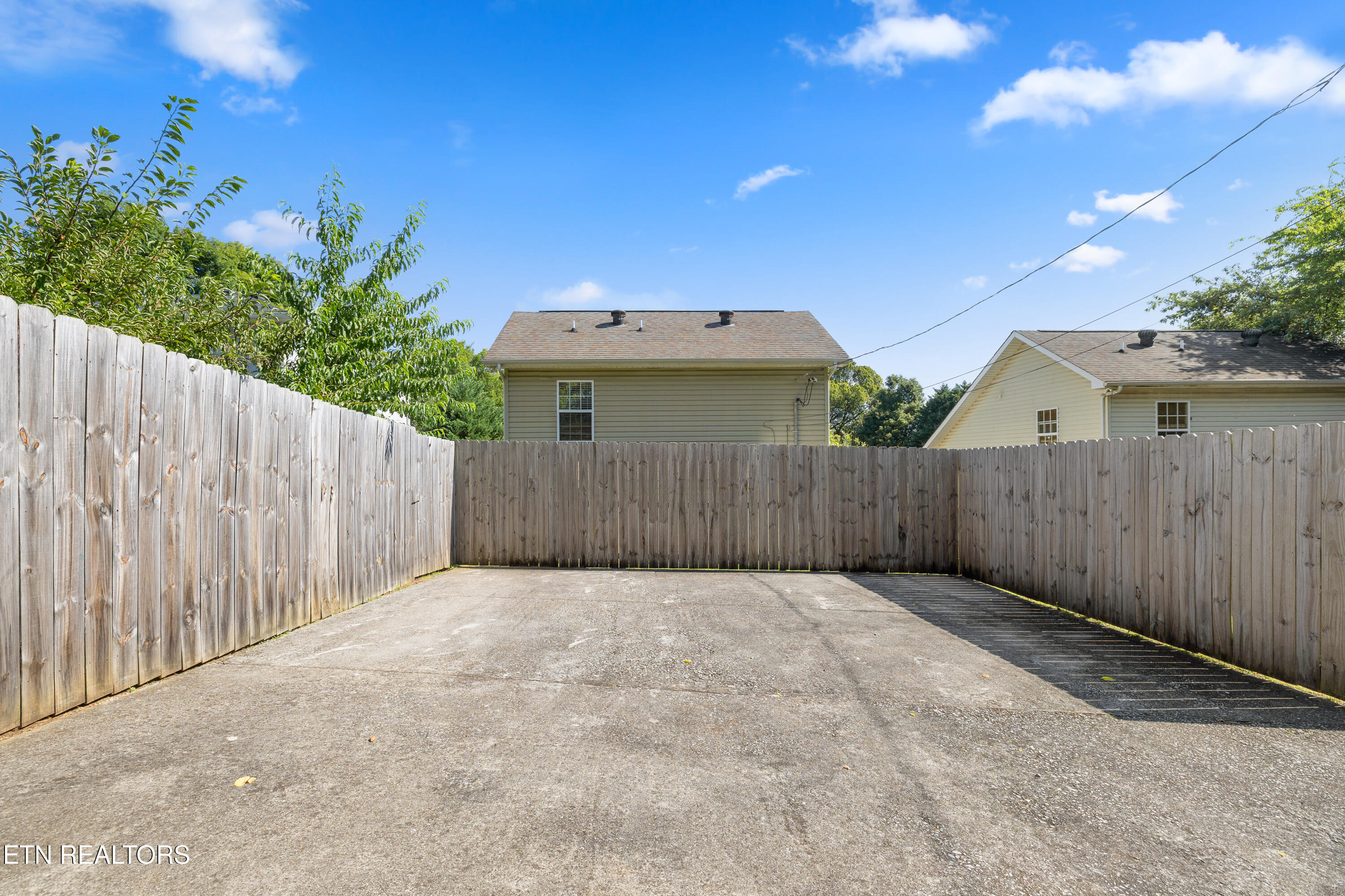 1126 Overton Place Knoxville TN 37917