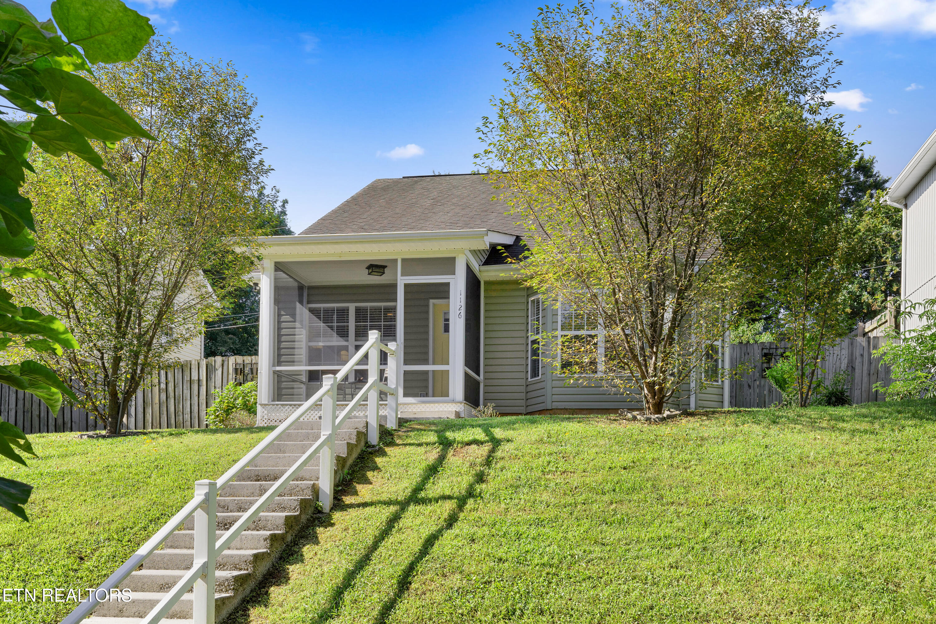 1126 Overton Place Knoxville TN 37917