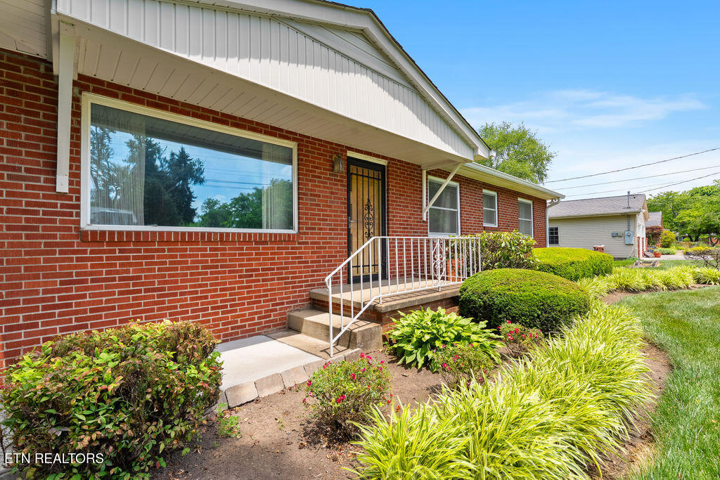 7005 Downing Drive Knoxville TN 37909