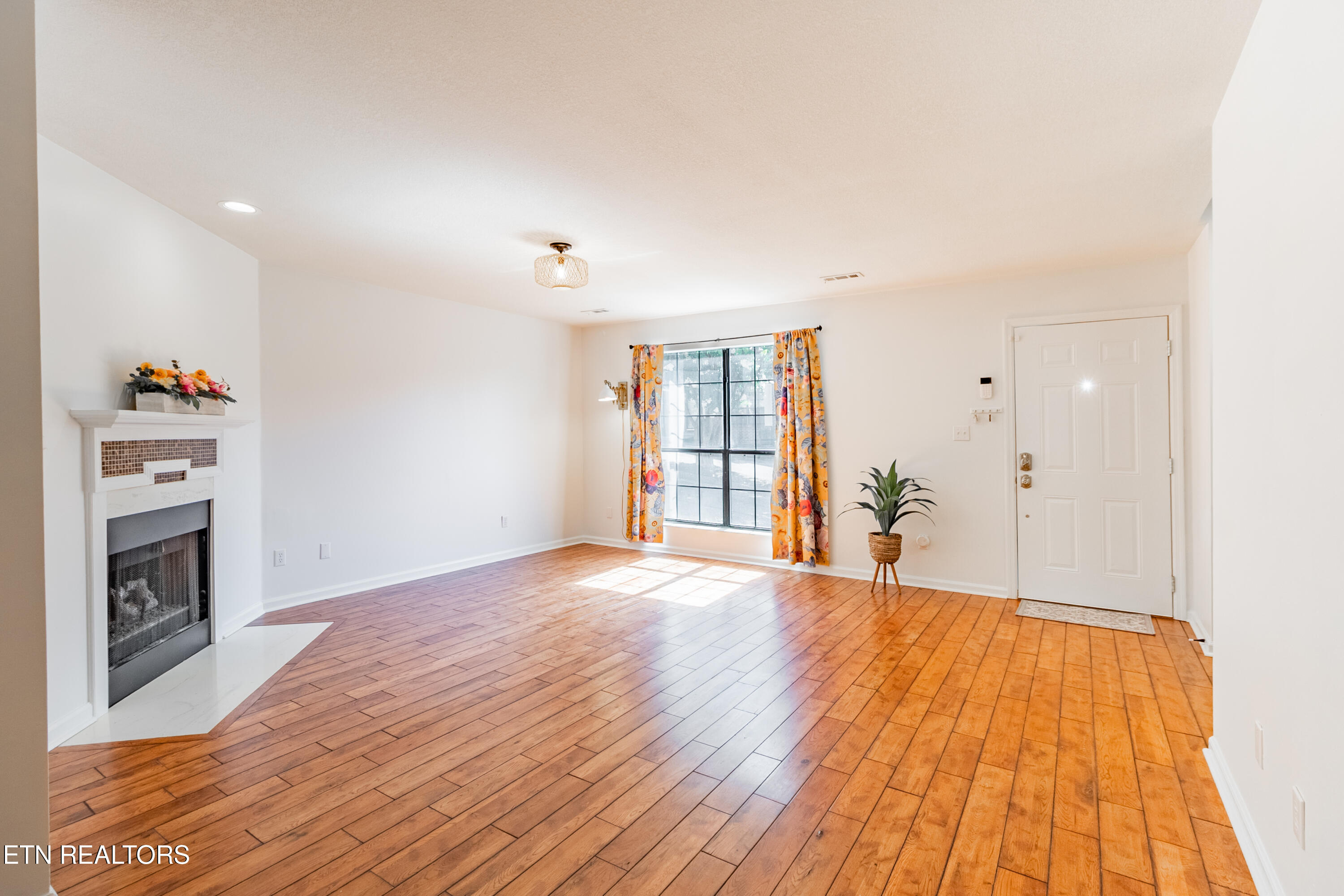 437 S Gallaher View Road Knoxville TN 37919