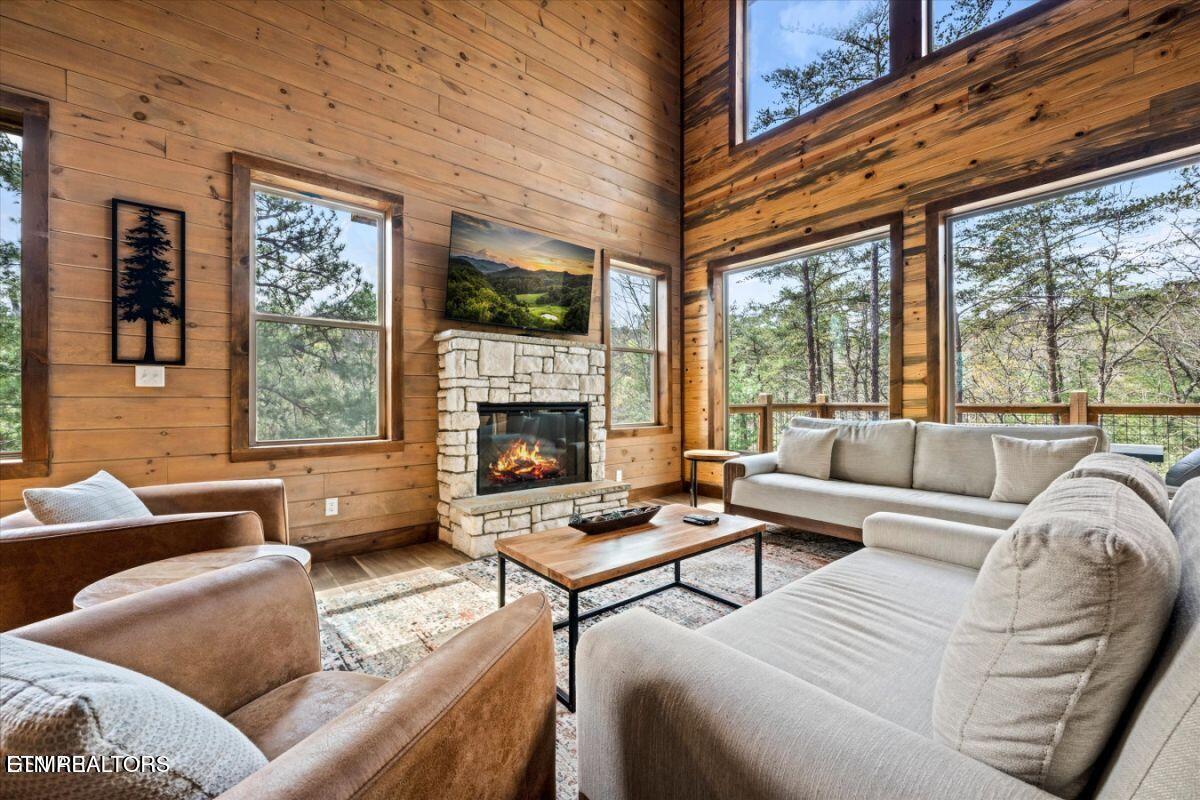 2009 Smoky Cove Road Sevierville TN 37876