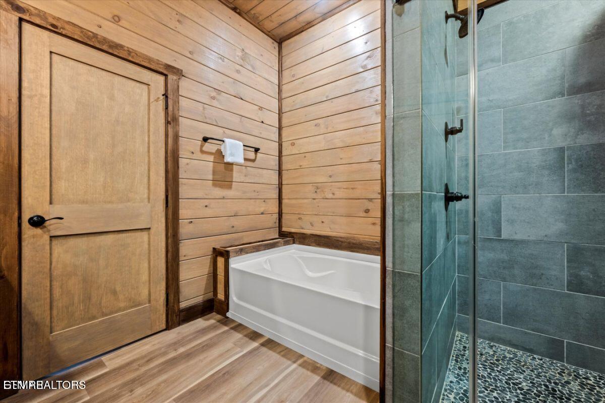 2009 Smoky Cove Road Sevierville TN 37876