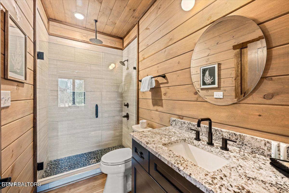 2009 Smoky Cove Road Sevierville TN 37876