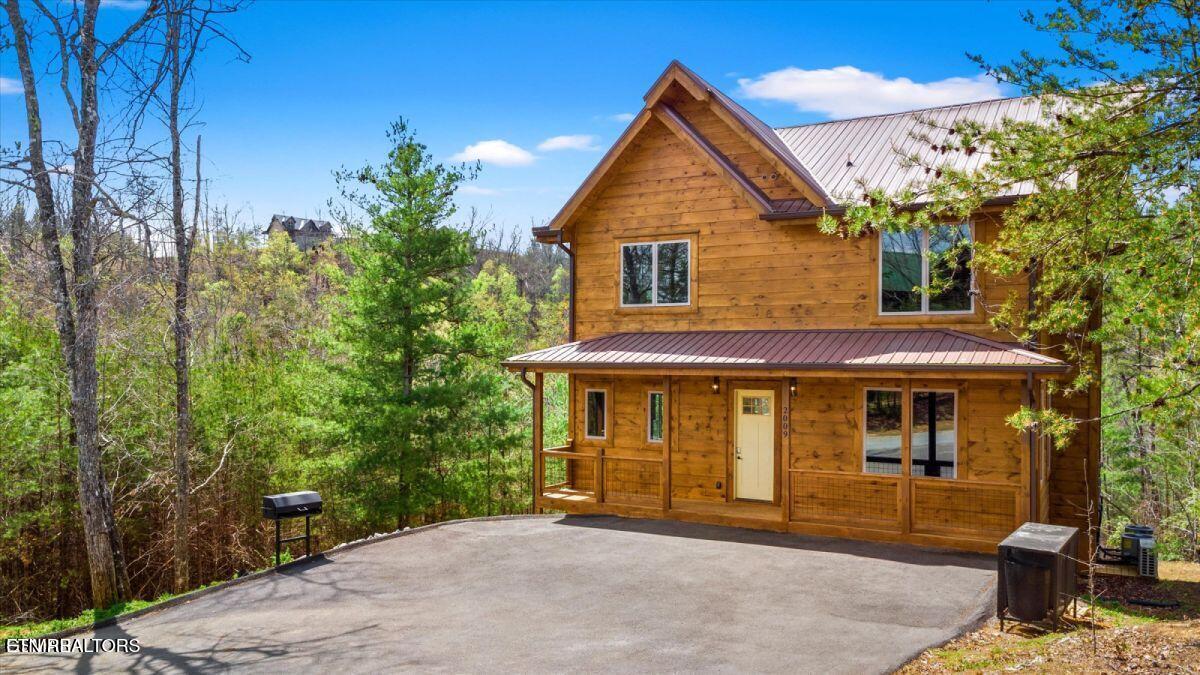 2009 Smoky Cove Road Sevierville TN 37876
