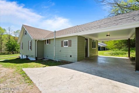 328 Lake Lane Caryville TN 37714