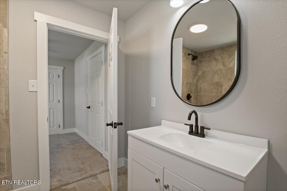 328 Lake Lane Caryville TN 37714