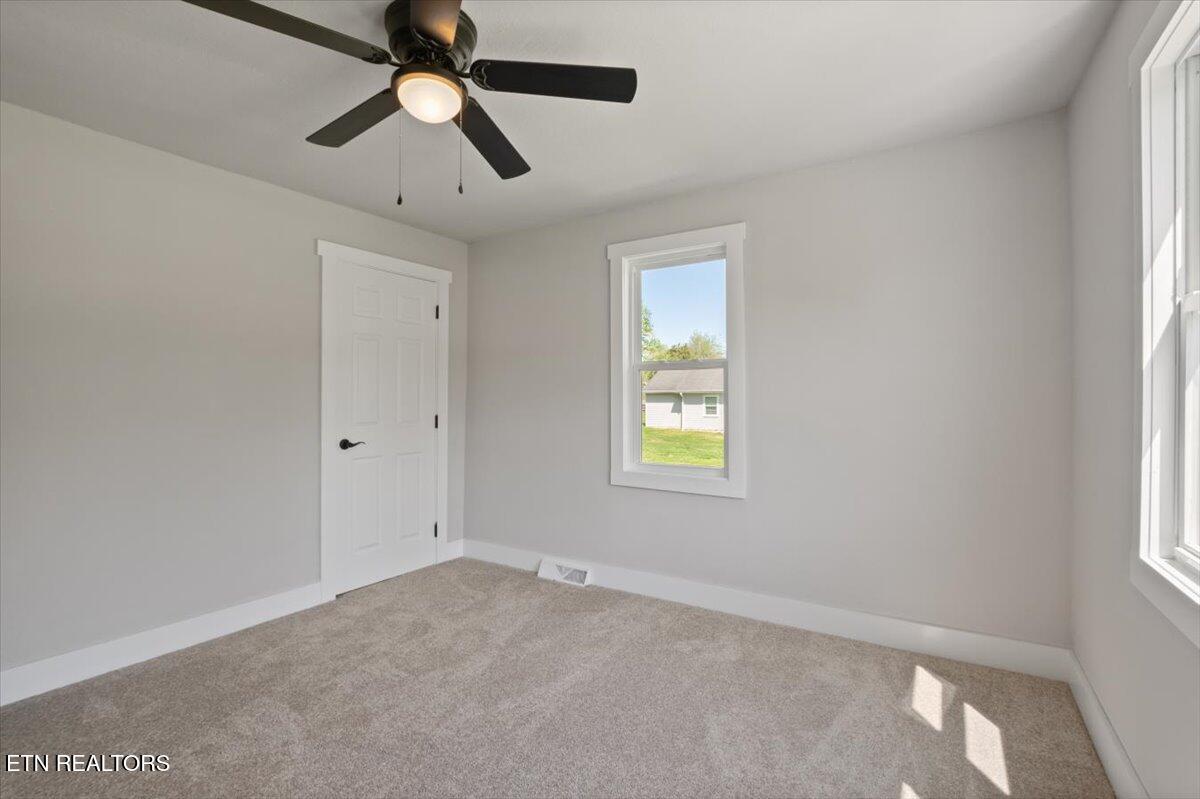 328 Lake Lane Caryville TN 37714