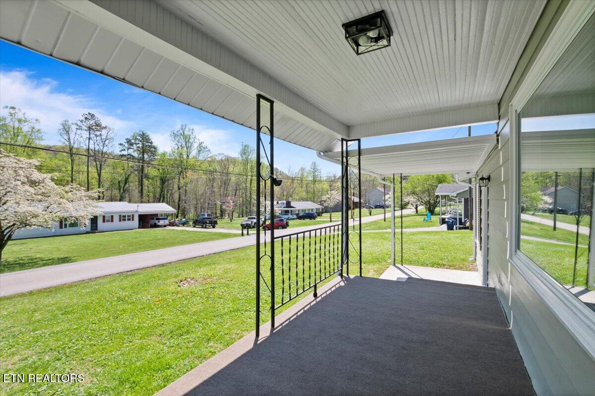 328 Lake Lane Caryville TN 37714