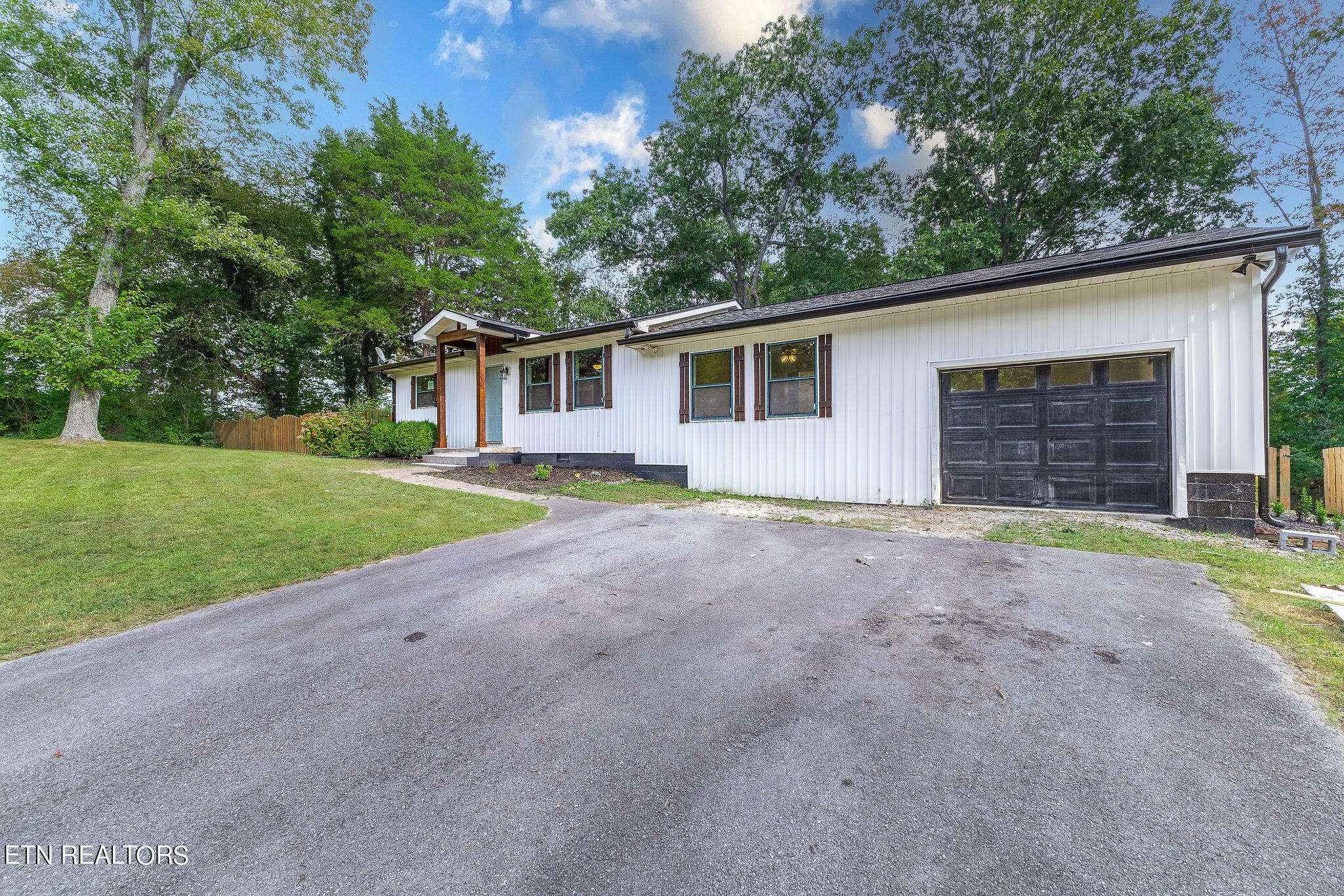 1612 NW Helmbolt Road Knoxville TN 37909