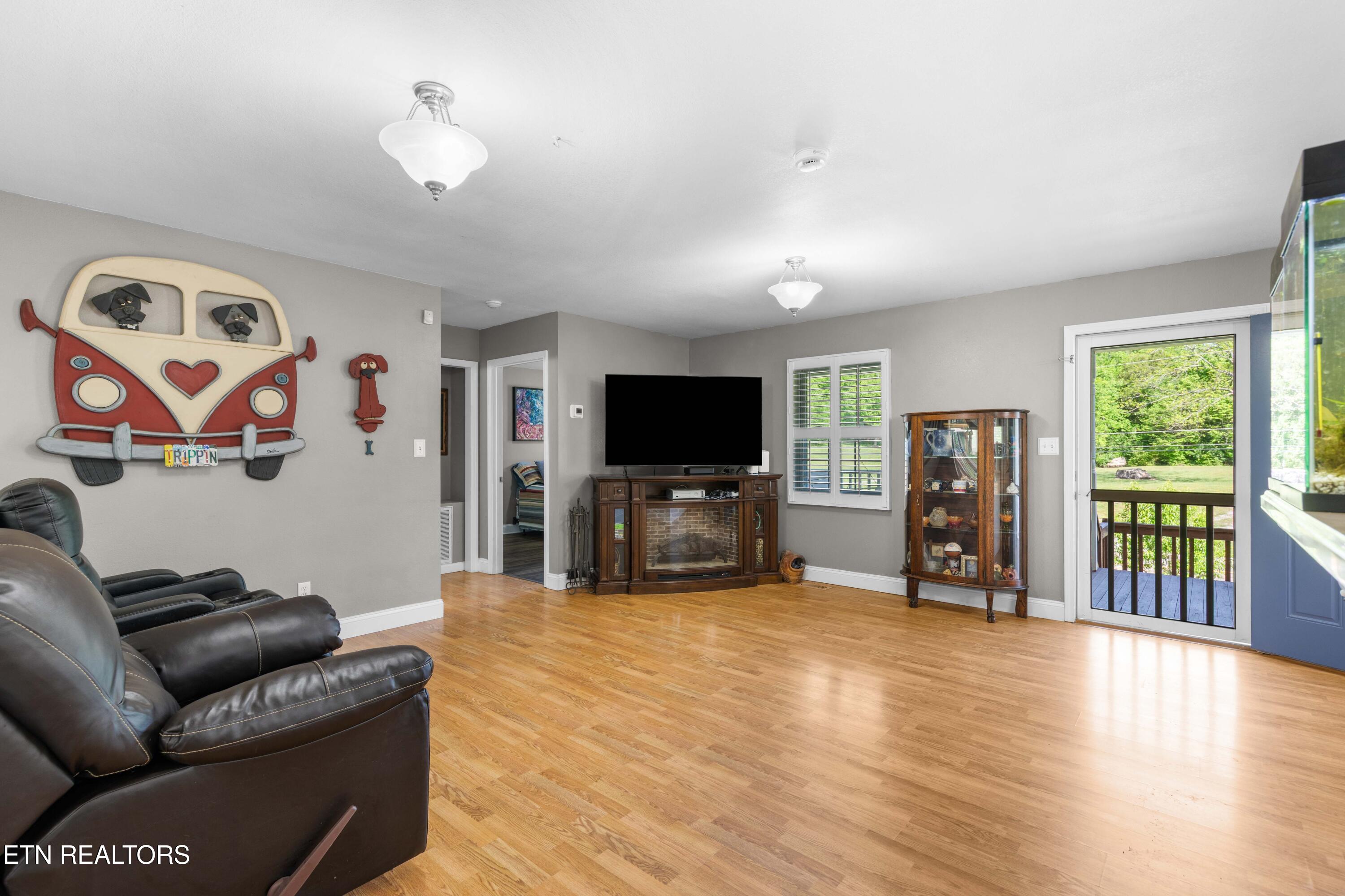 8114 Thorn Grove Pike Knoxville TN 37914