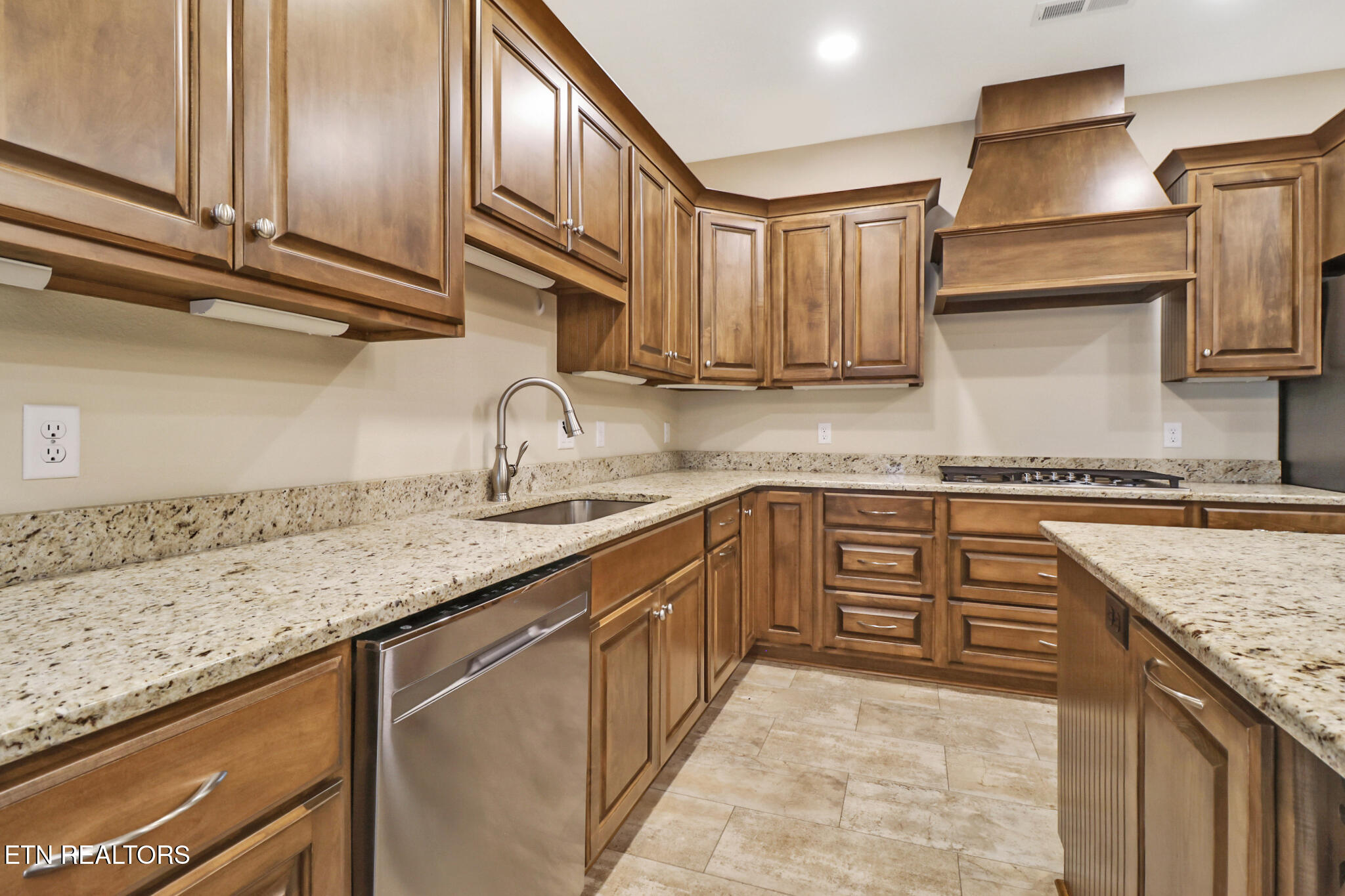 533 Holly Tree Drive Crossville TN 38555