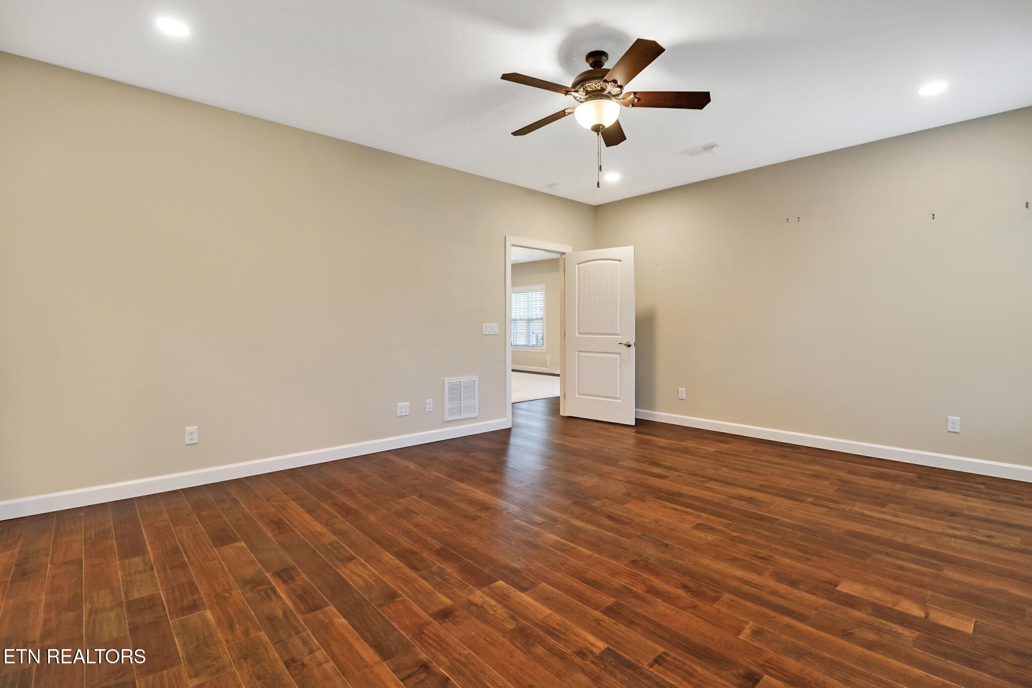 533 Holly Tree Drive Crossville TN 38555