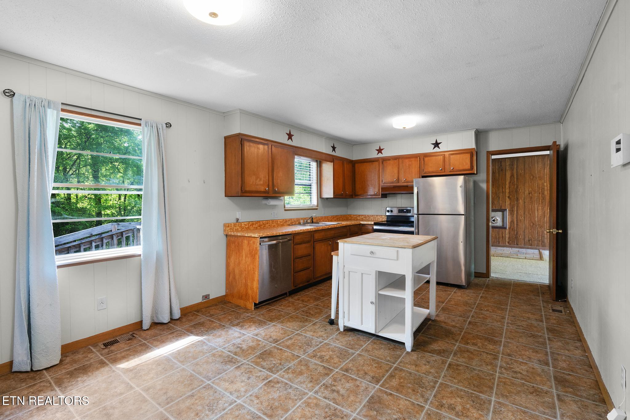 133 Bunch Lane Clinton TN 37716