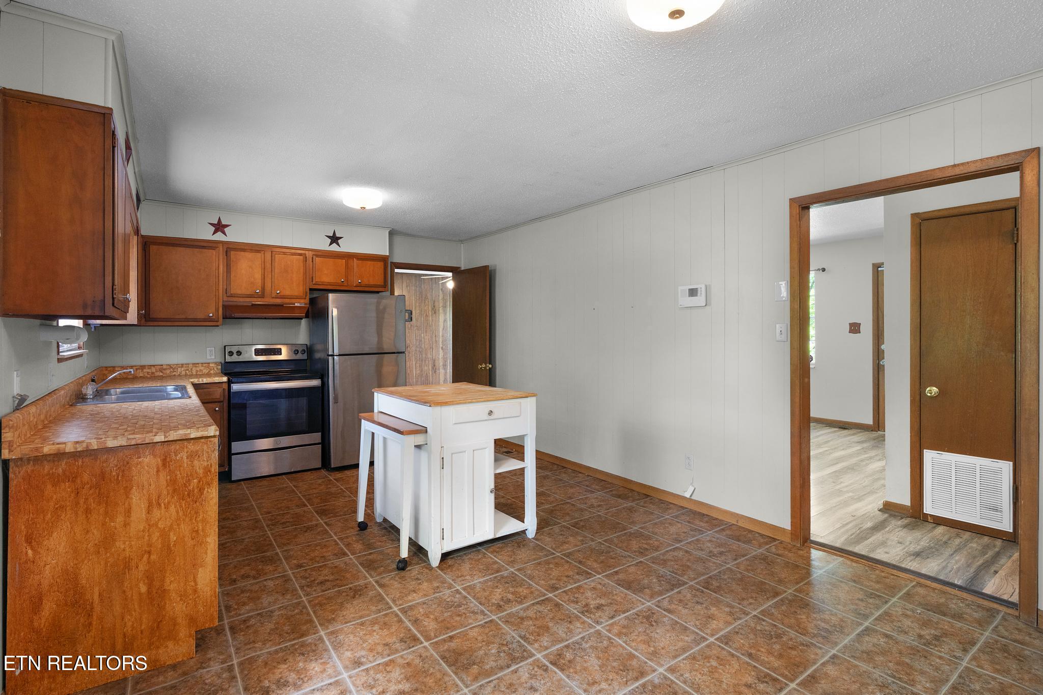 133 Bunch Lane Clinton TN 37716