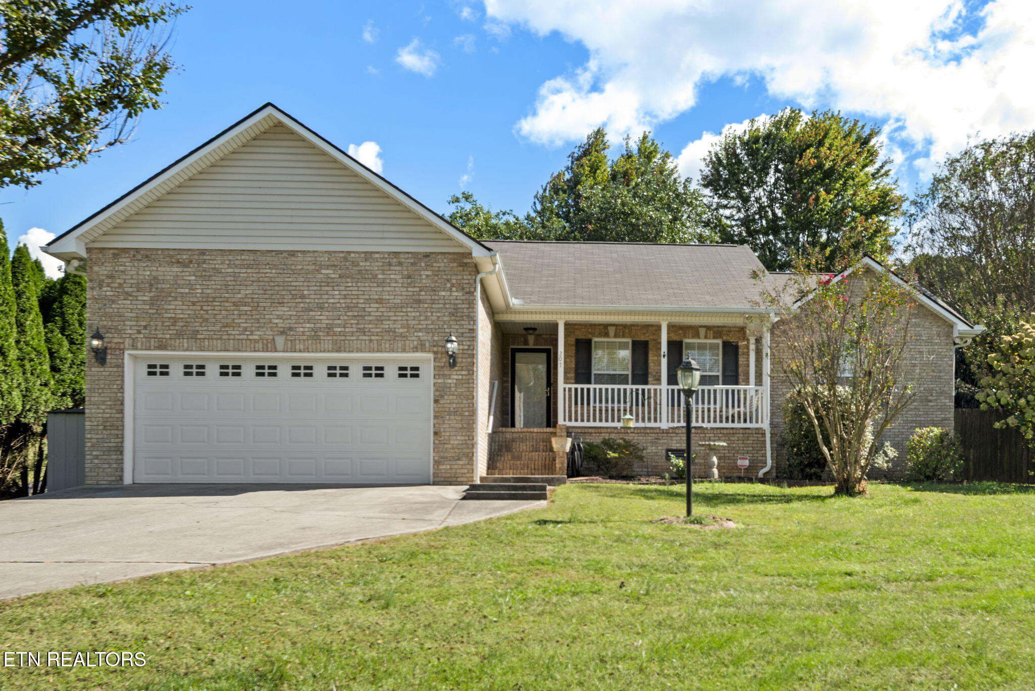 207 Laurel Road Clinton TN 37716