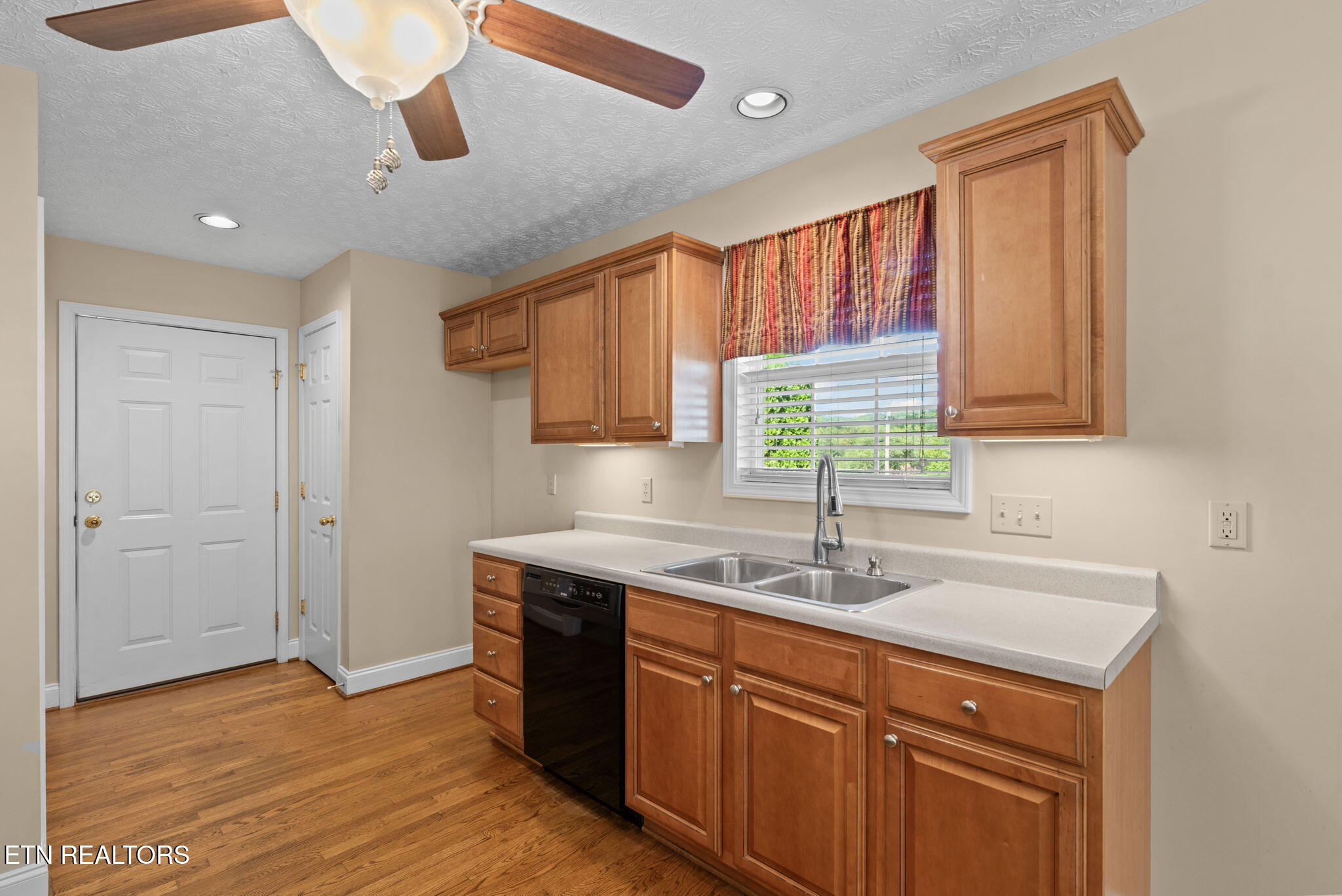 207 Laurel Road Clinton TN 37716