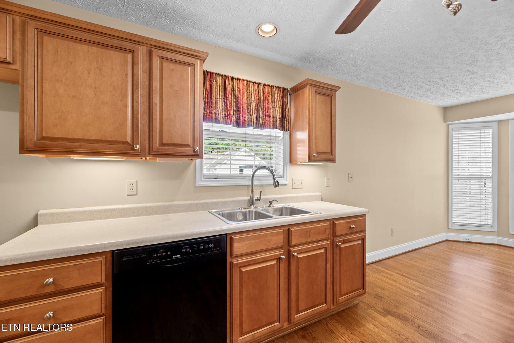 207 Laurel Road Clinton TN 37716