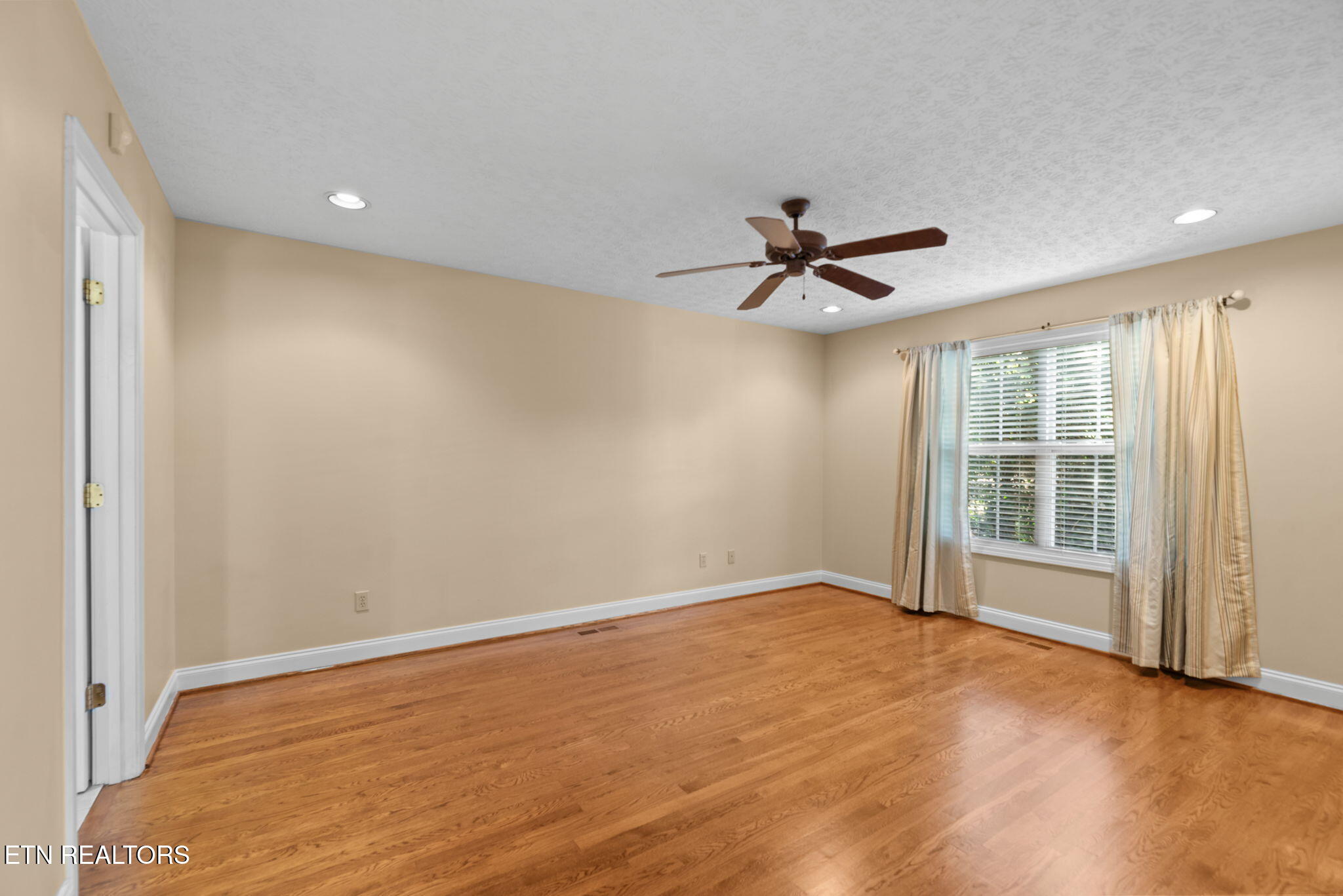 207 Laurel Road Clinton TN 37716