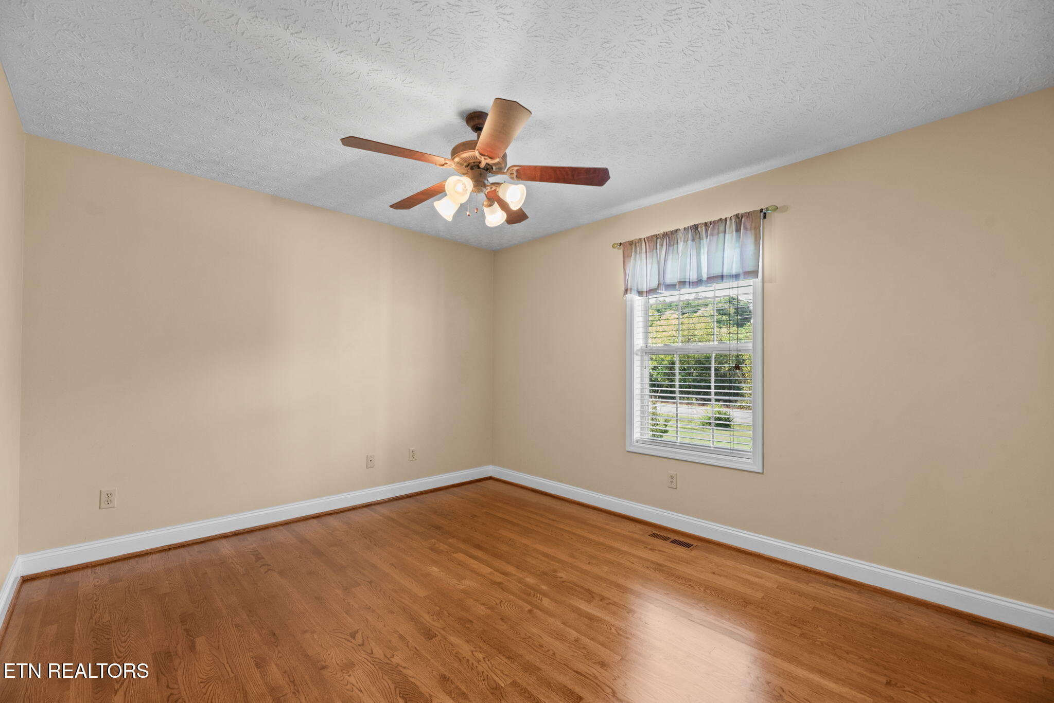 207 Laurel Road Clinton TN 37716