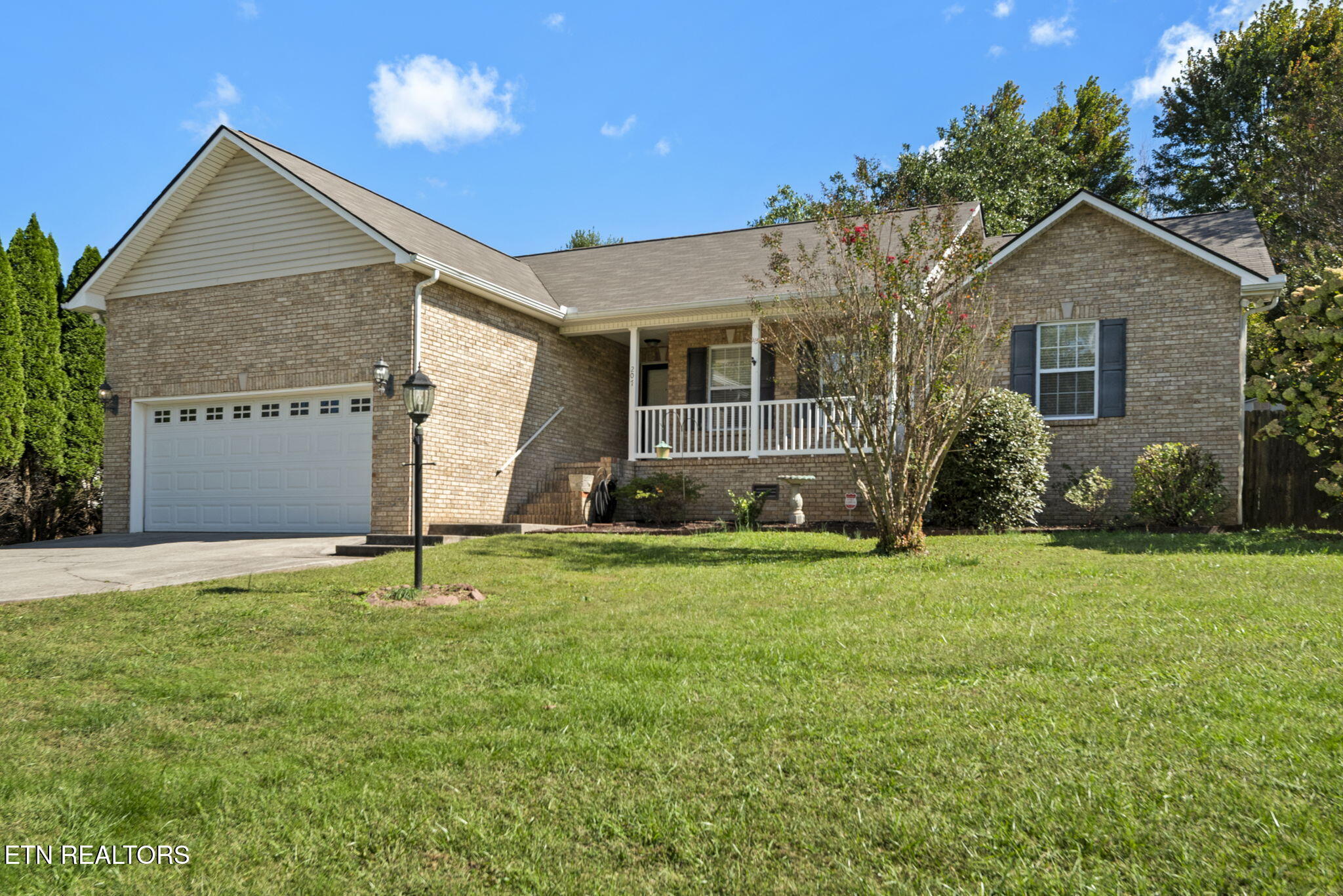 207 Laurel Road Clinton TN 37716