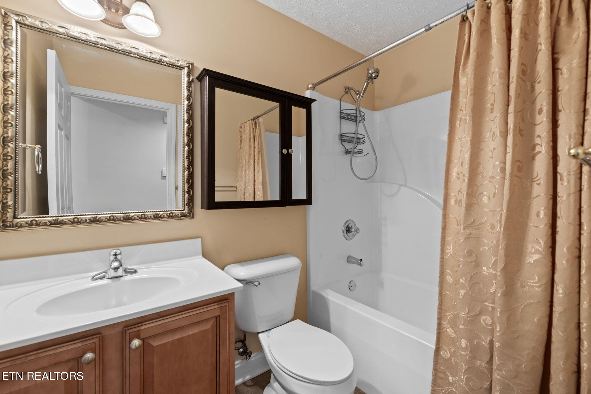 207 Laurel Road Clinton TN 37716