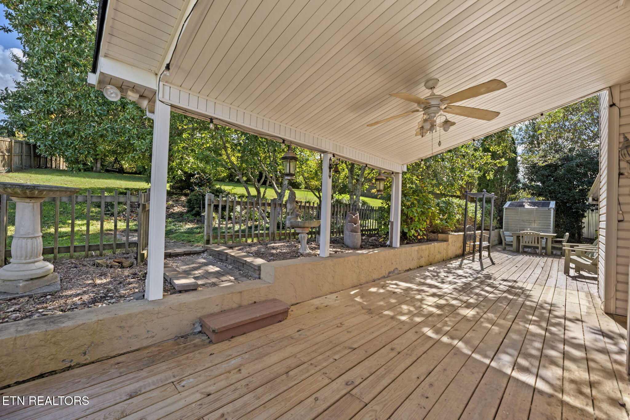 207 Laurel Road Clinton TN 37716