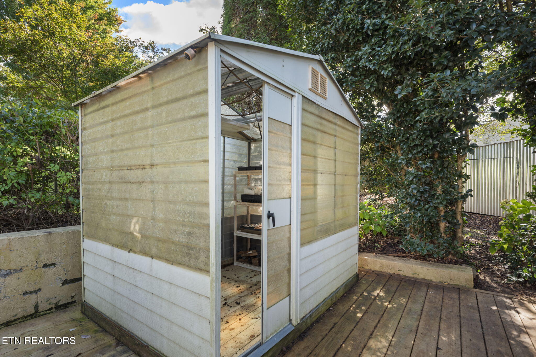 207 Laurel Road Clinton TN 37716