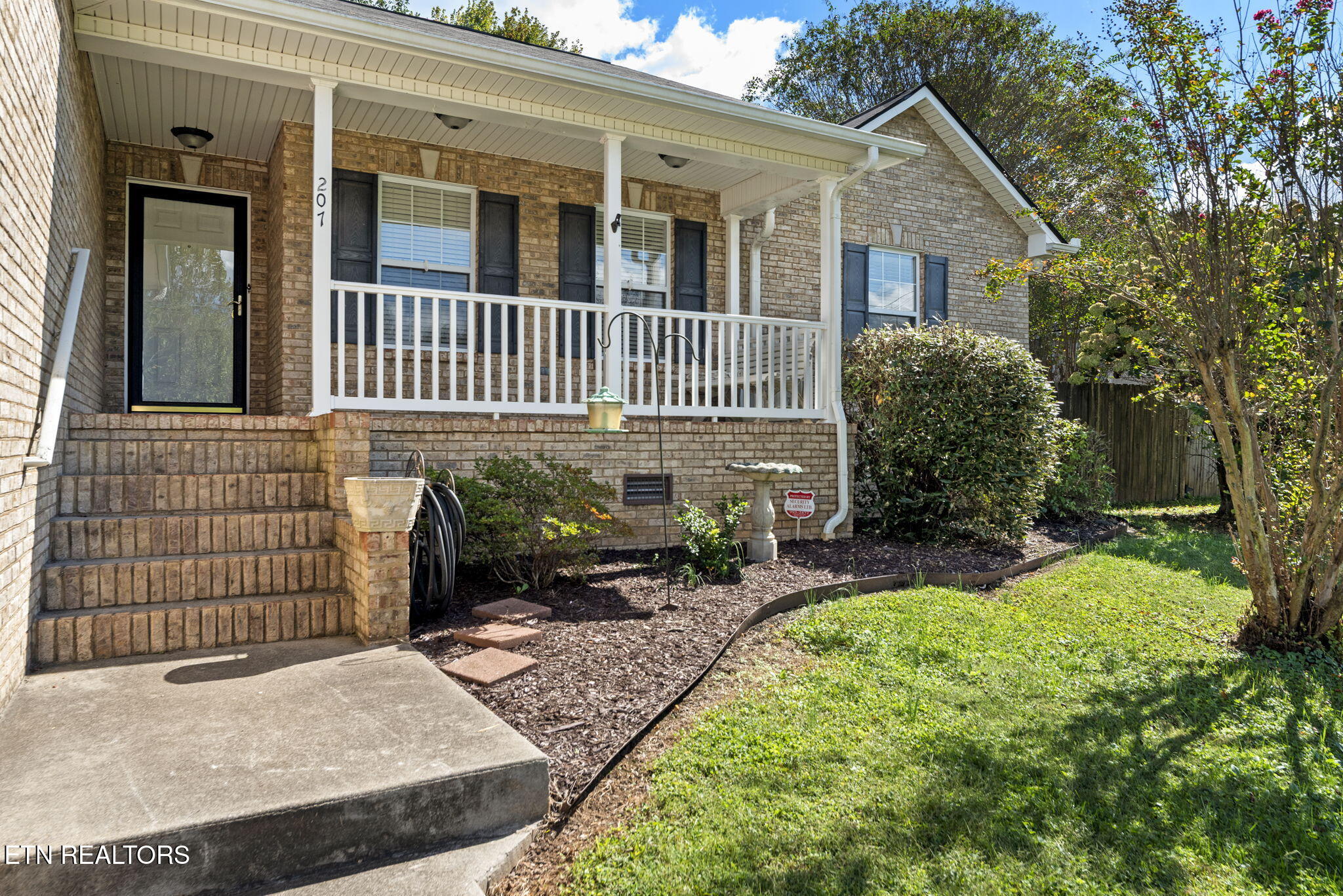 207 Laurel Road Clinton TN 37716