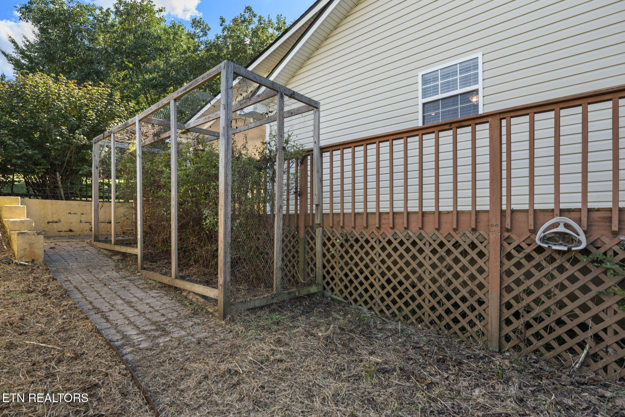 207 Laurel Road Clinton TN 37716