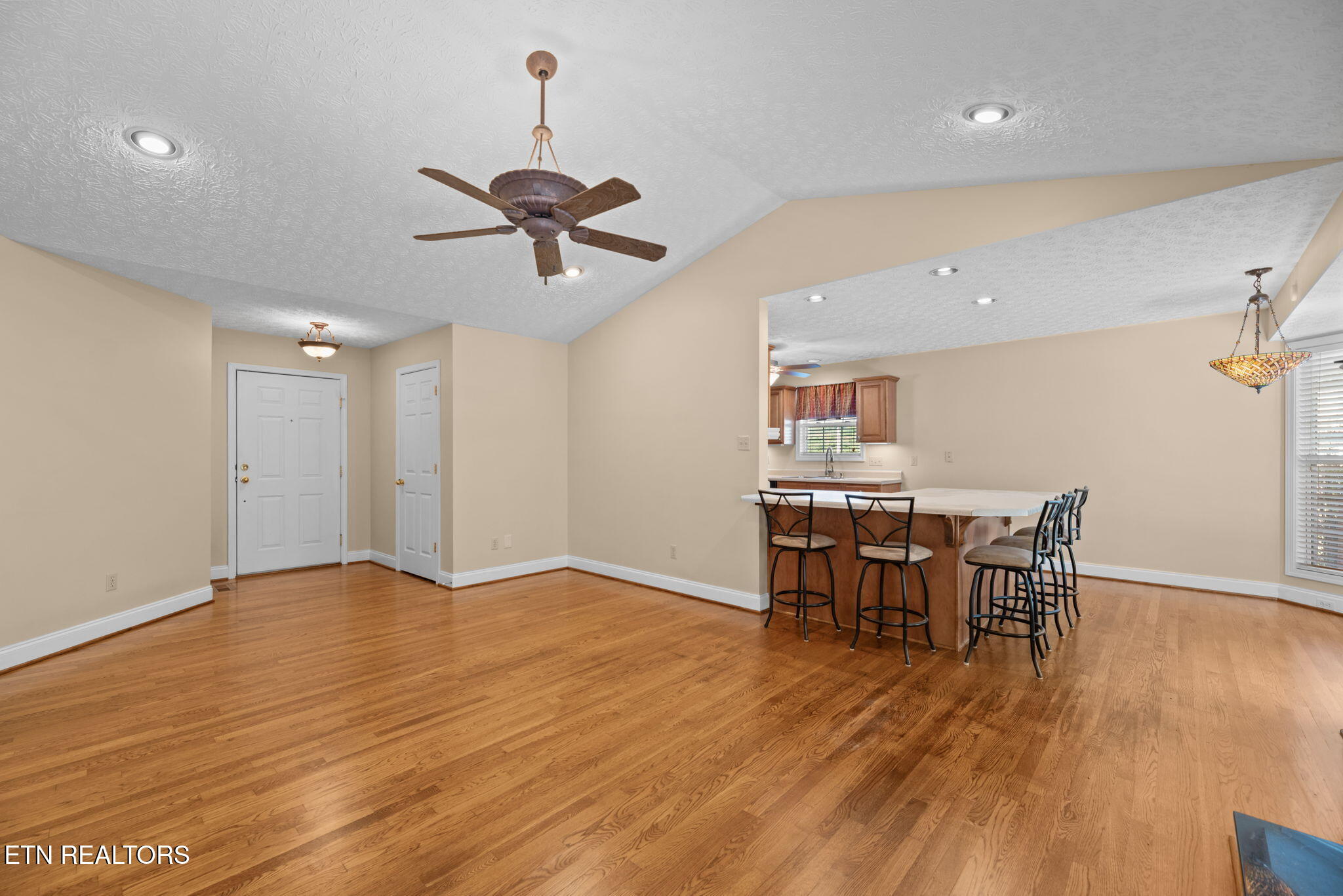 207 Laurel Road Clinton TN 37716