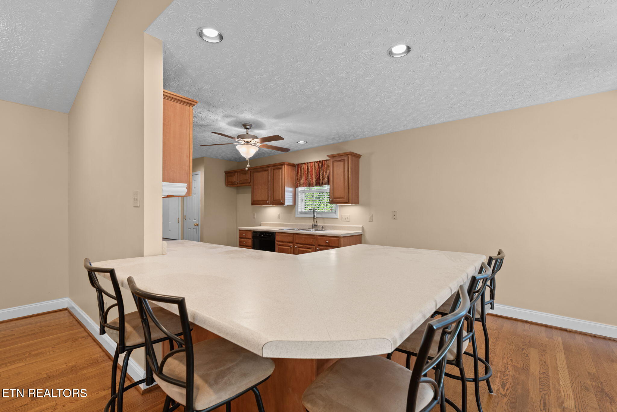 207 Laurel Road Clinton TN 37716