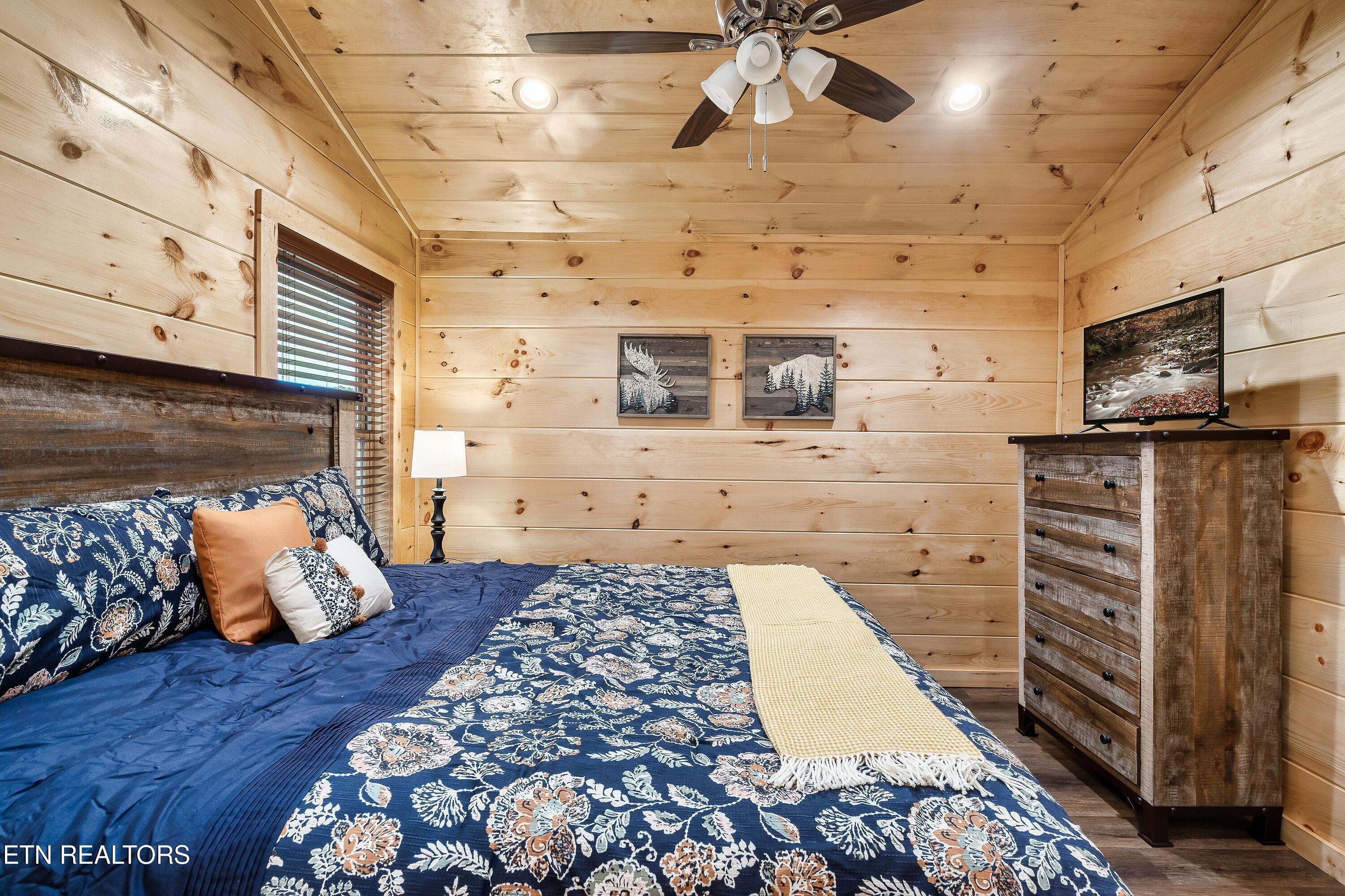 809 String Run Way Pigeon Forge TN 37863