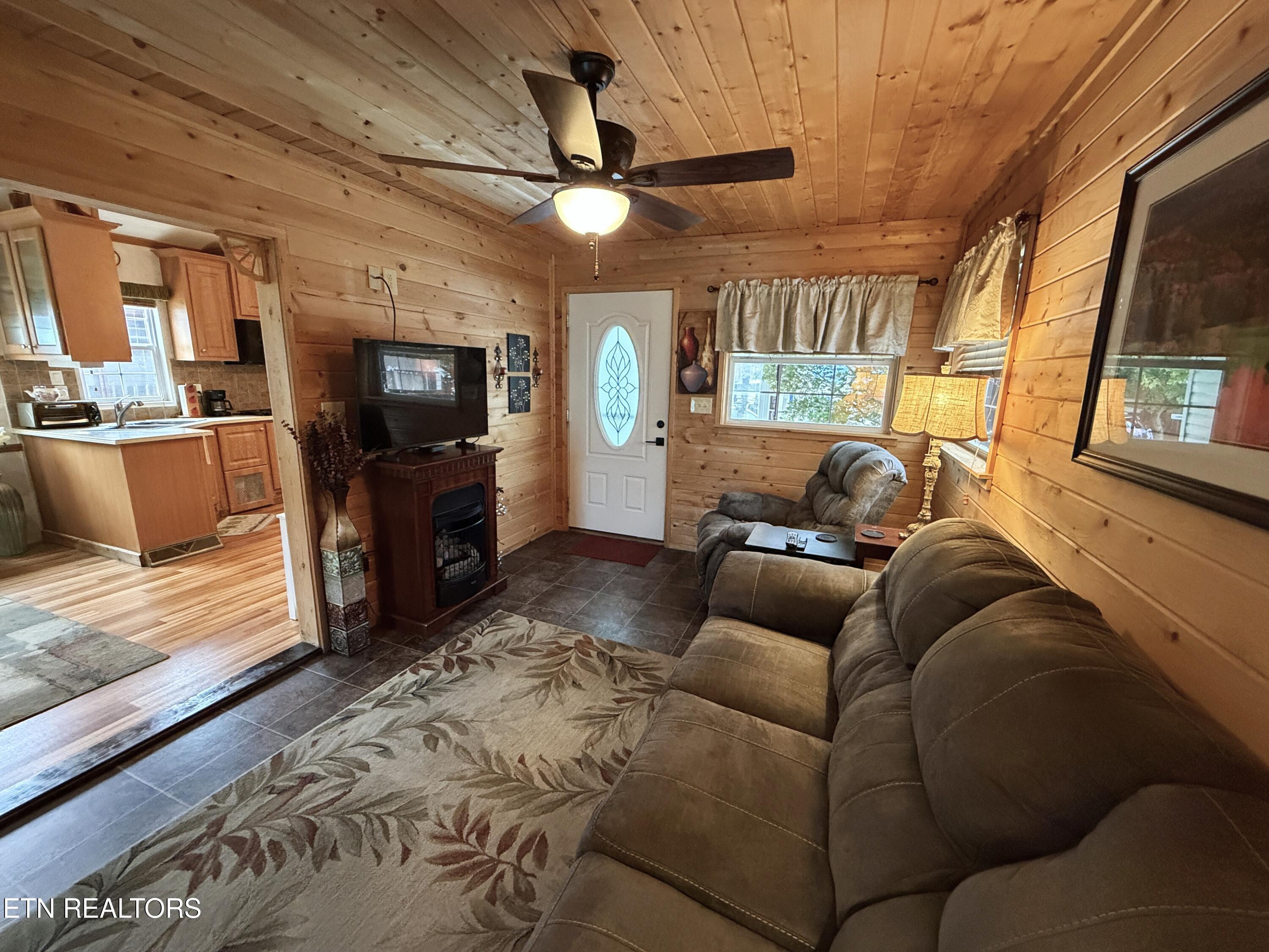 5355 Parkway Cosby TN 37722