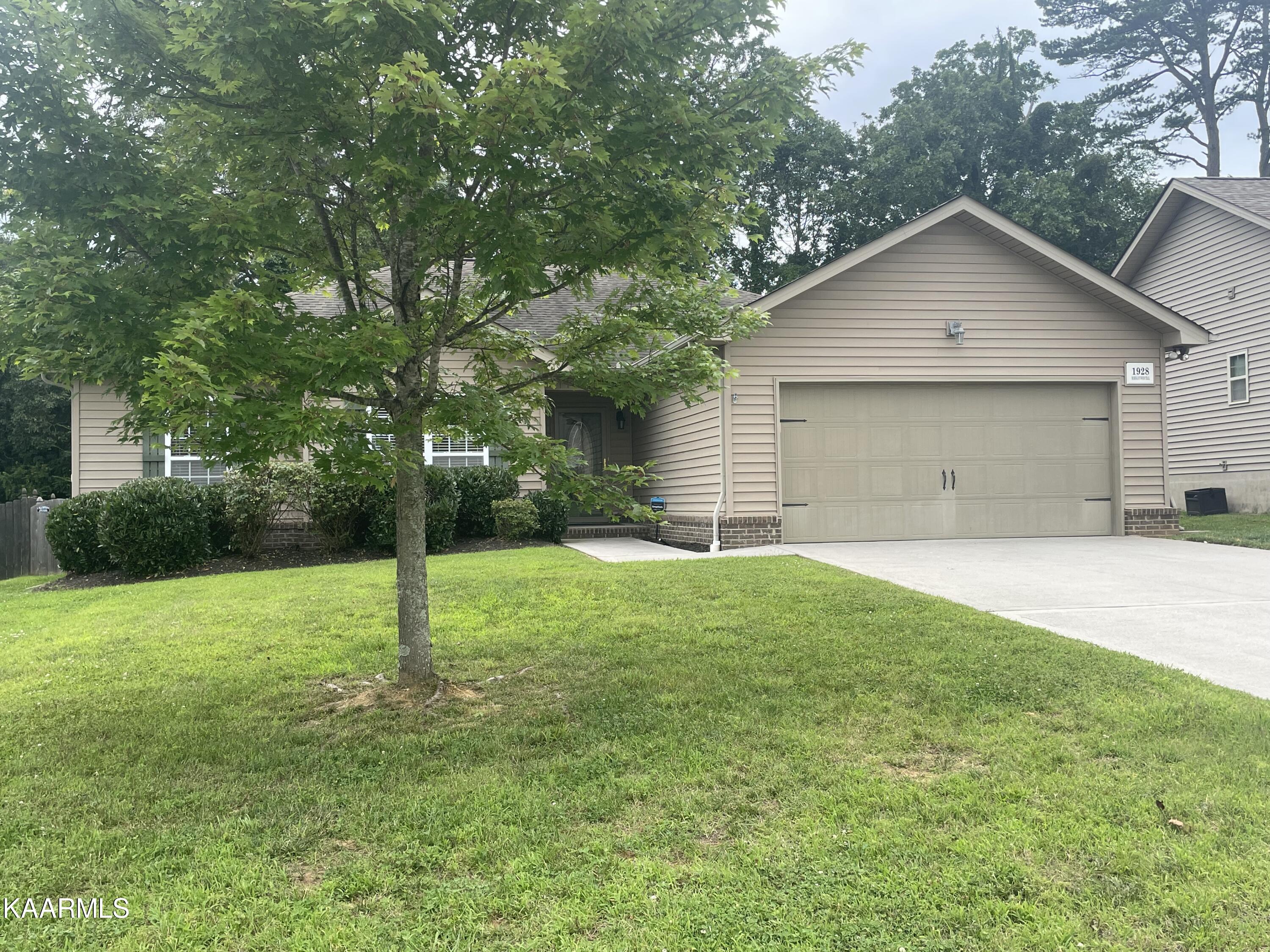 1928 Mahogany Wood Trail Knoxville TN 37920