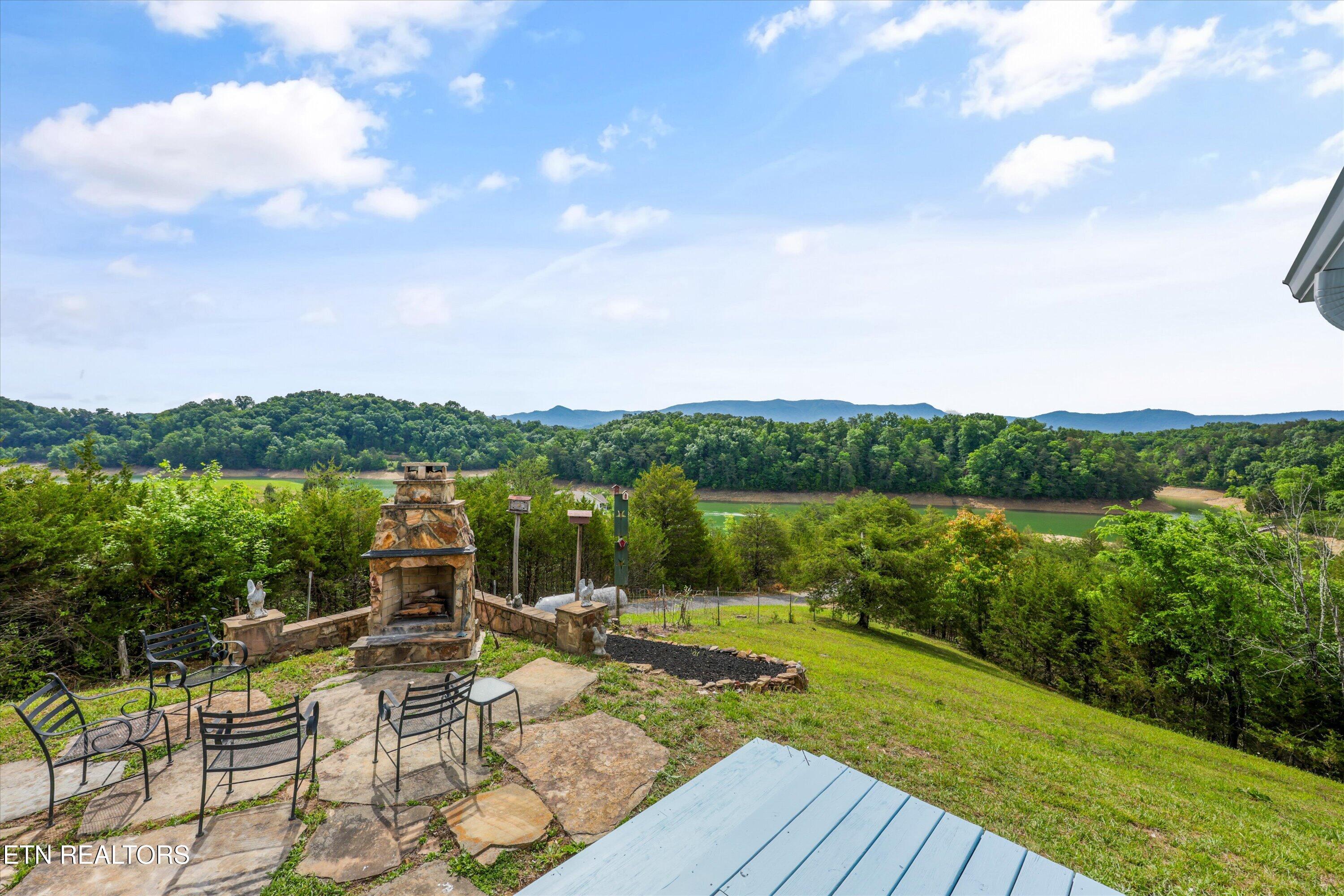 220 Very Old Barton Trail Dandridge TN 37725