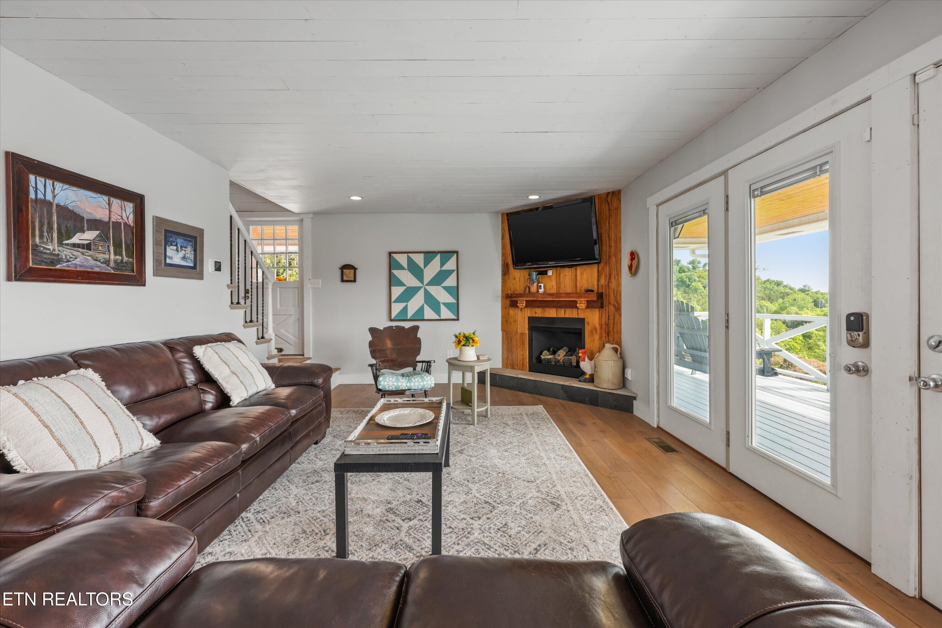 220 Very Old Barton Trail Dandridge TN 37725