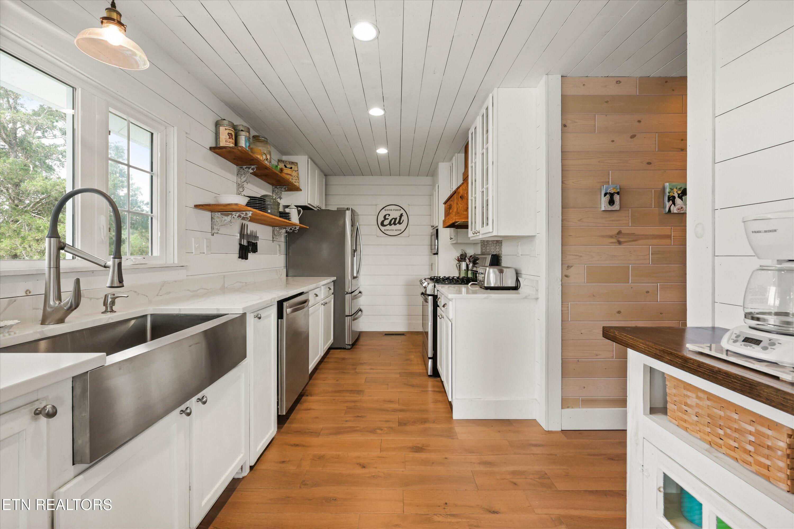 220 Very Old Barton Trail Dandridge TN 37725
