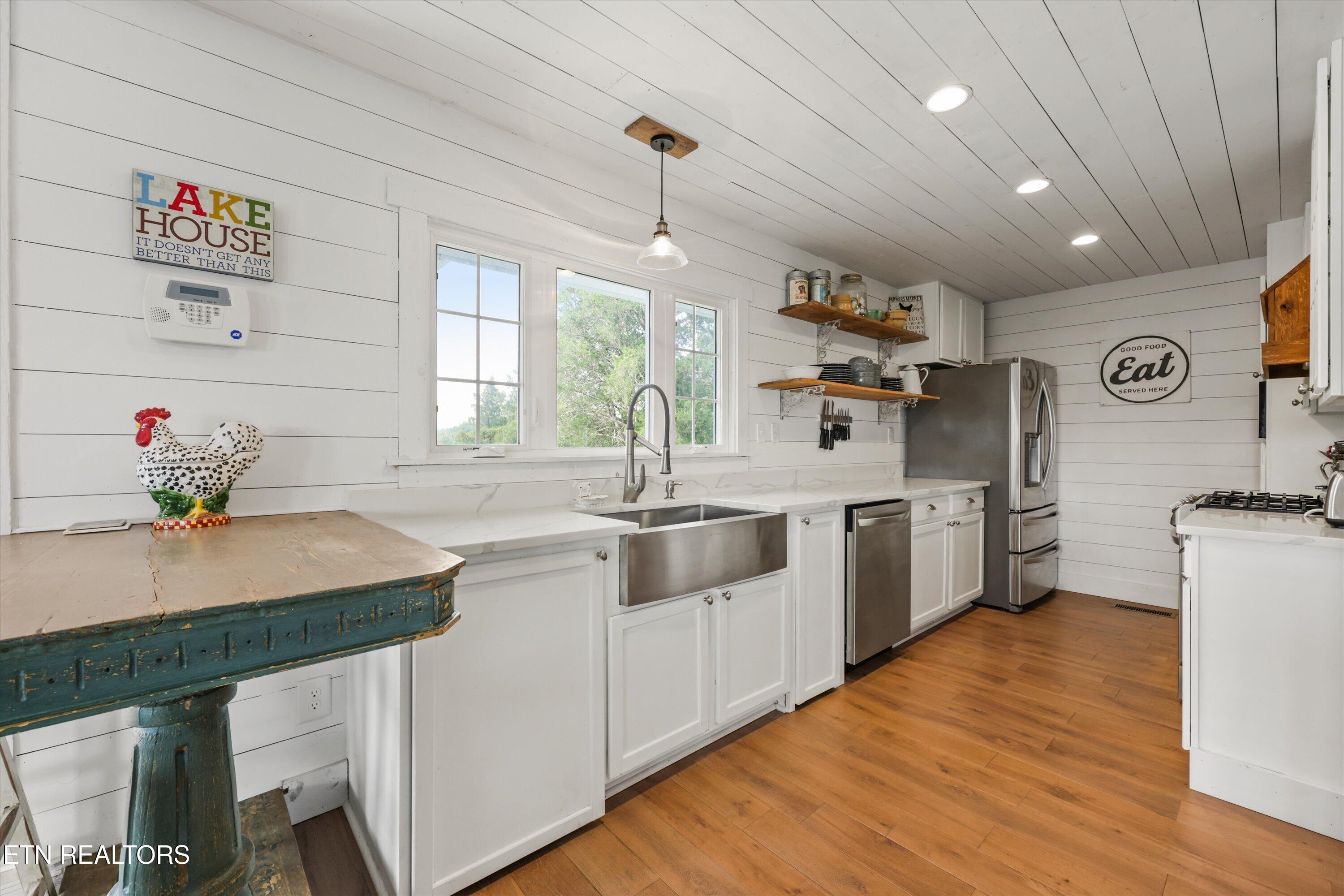 220 Very Old Barton Trail Dandridge TN 37725