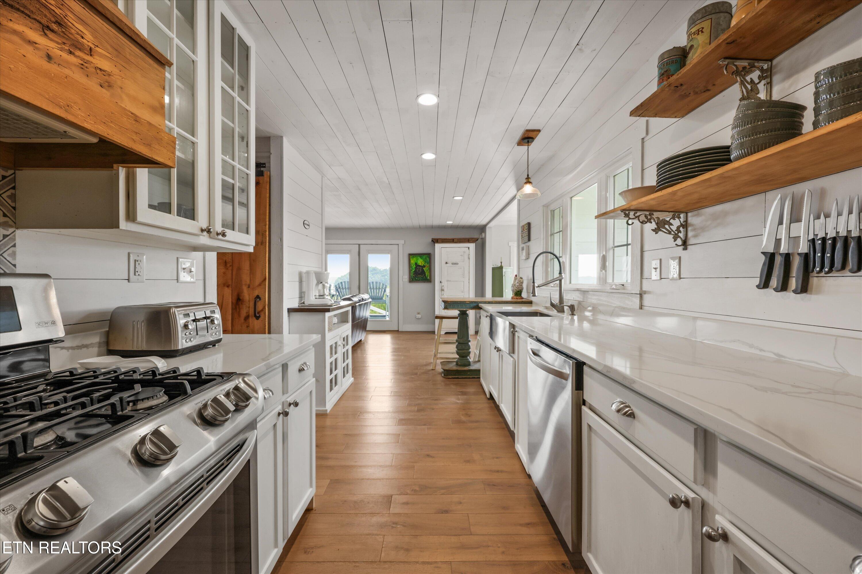 220 Very Old Barton Trail Dandridge TN 37725