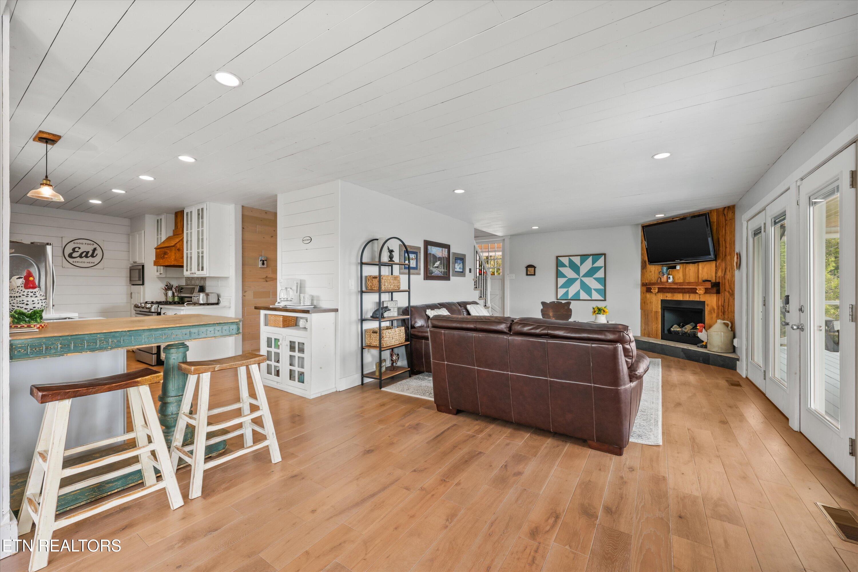 220 Very Old Barton Trail Dandridge TN 37725