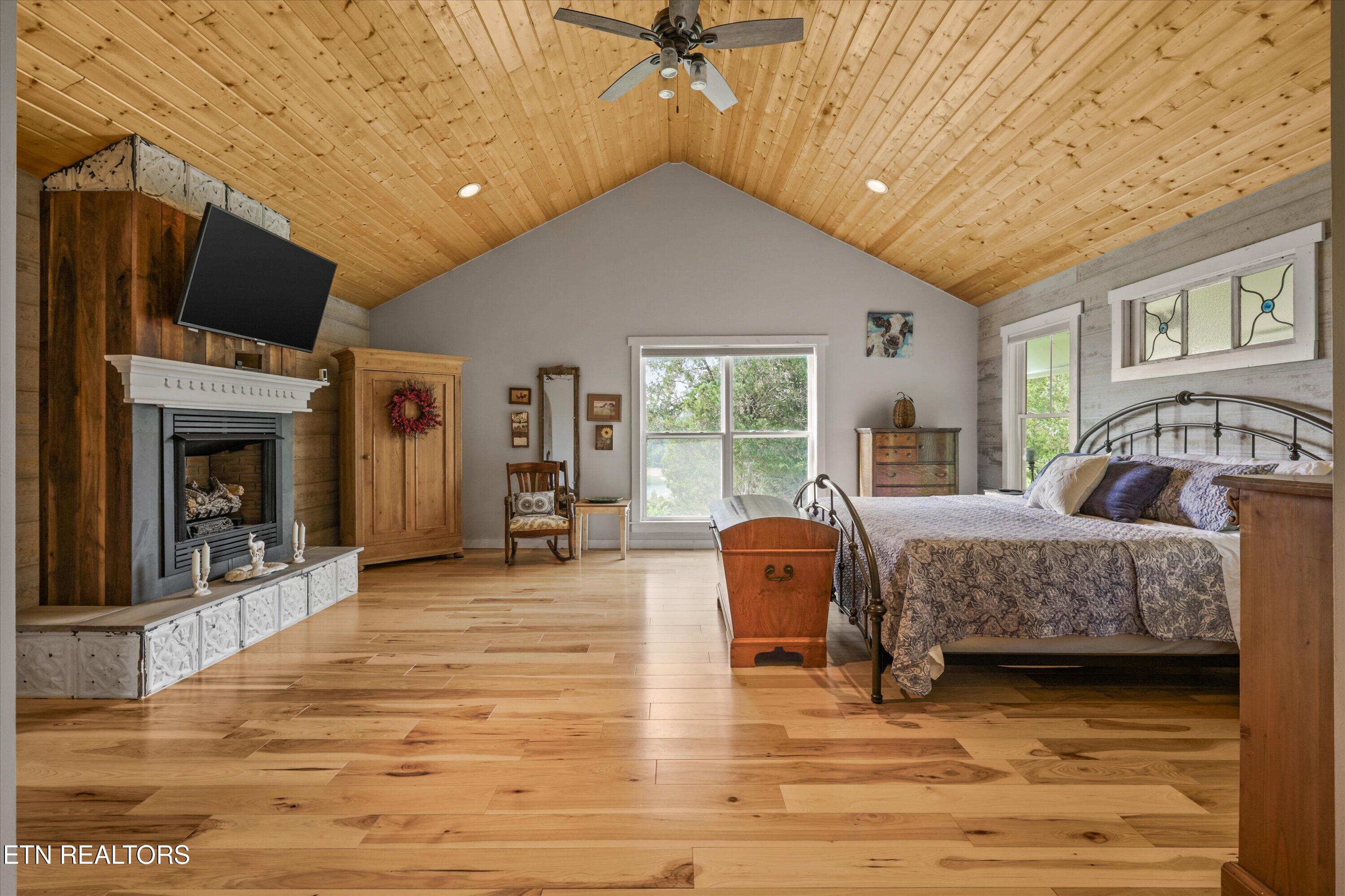 220 Very Old Barton Trail Dandridge TN 37725
