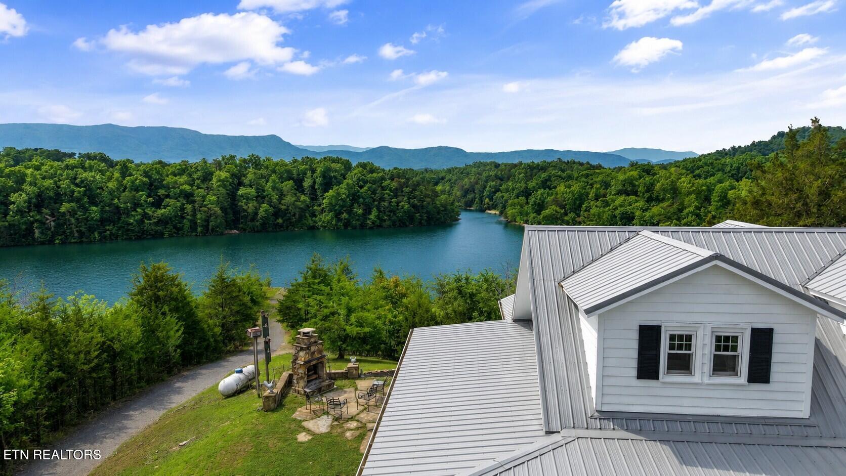 220 Very Old Barton Trail Dandridge TN 37725