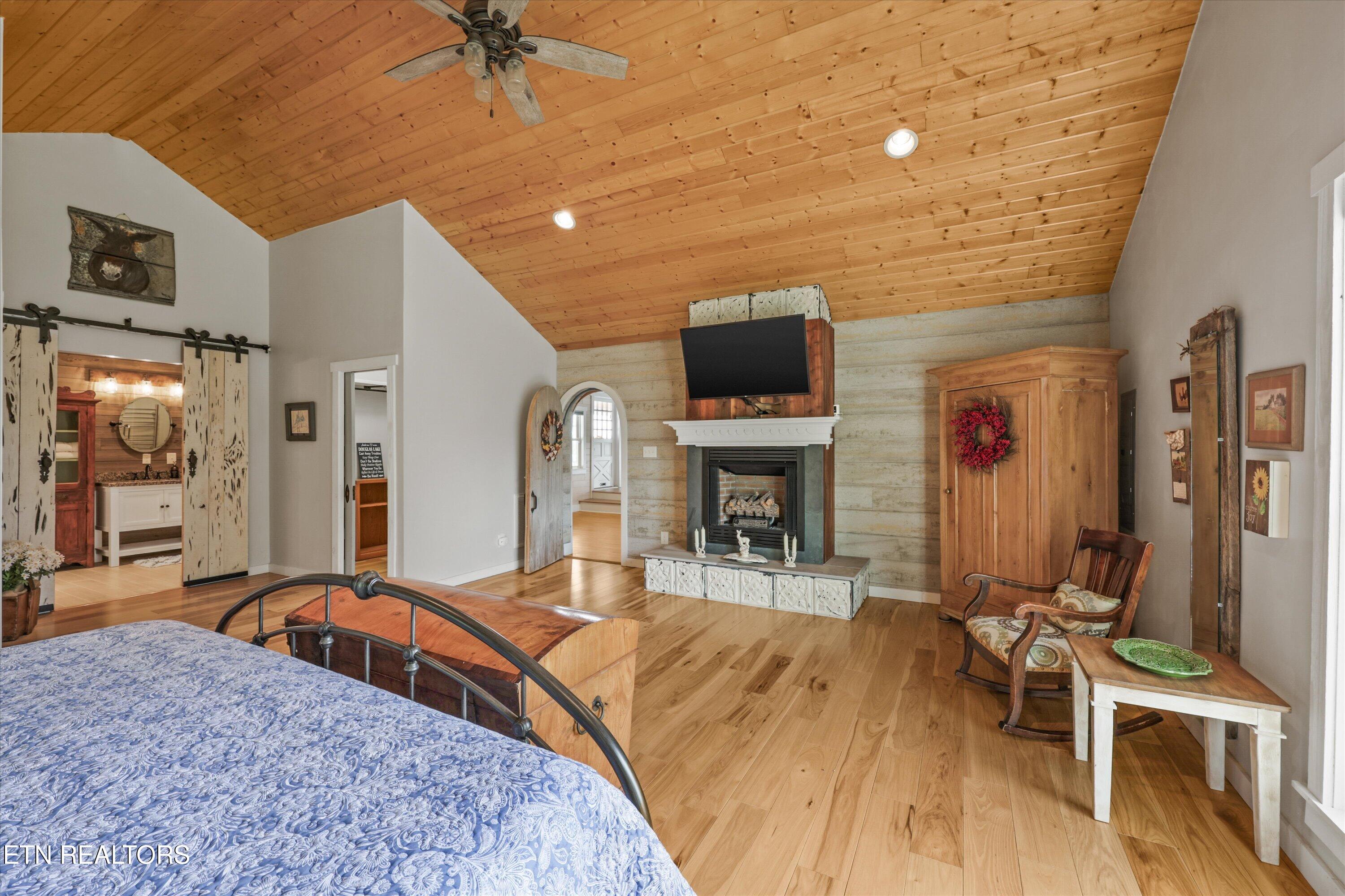 220 Very Old Barton Trail Dandridge TN 37725
