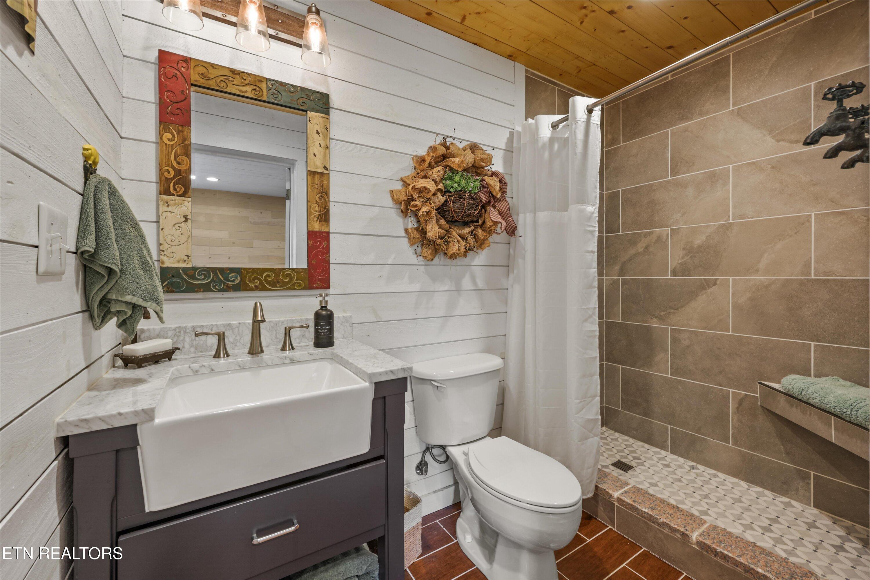 220 Very Old Barton Trail Dandridge TN 37725