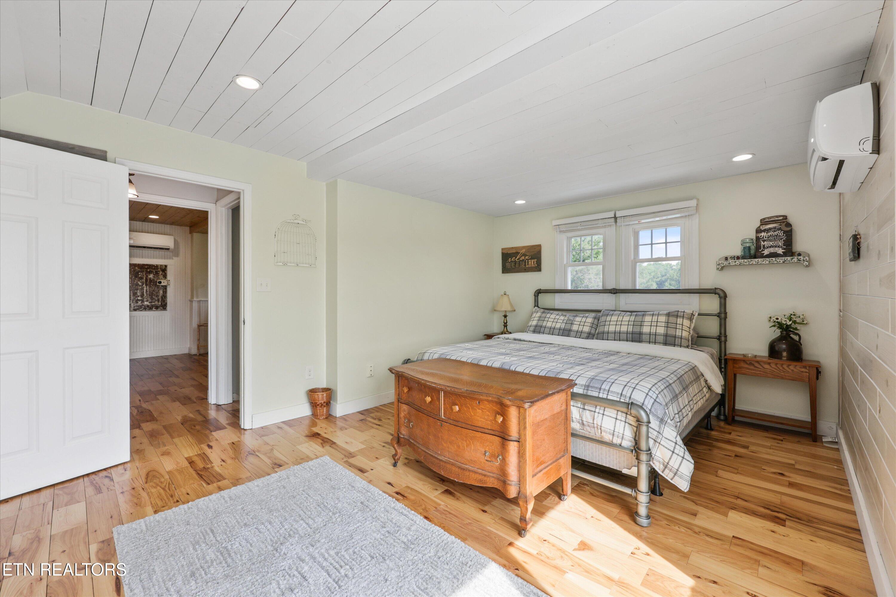 220 Very Old Barton Trail Dandridge TN 37725