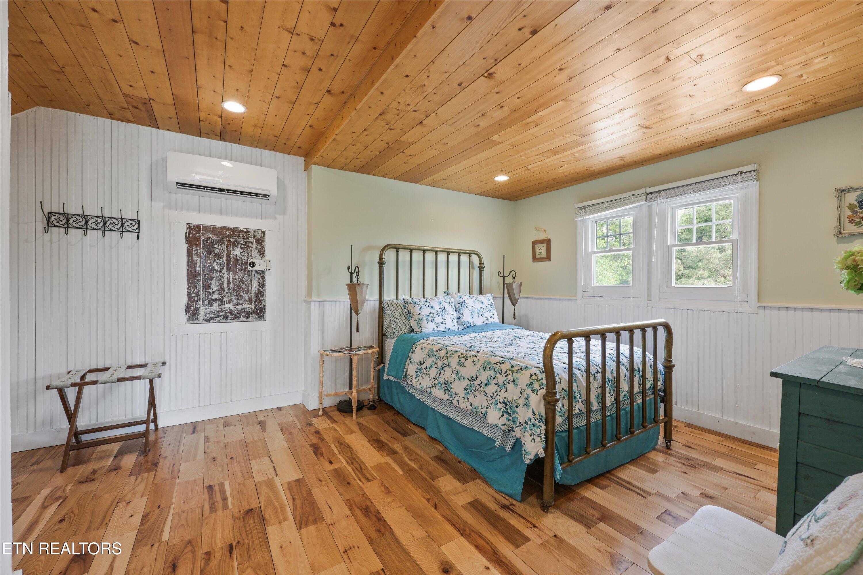 220 Very Old Barton Trail Dandridge TN 37725