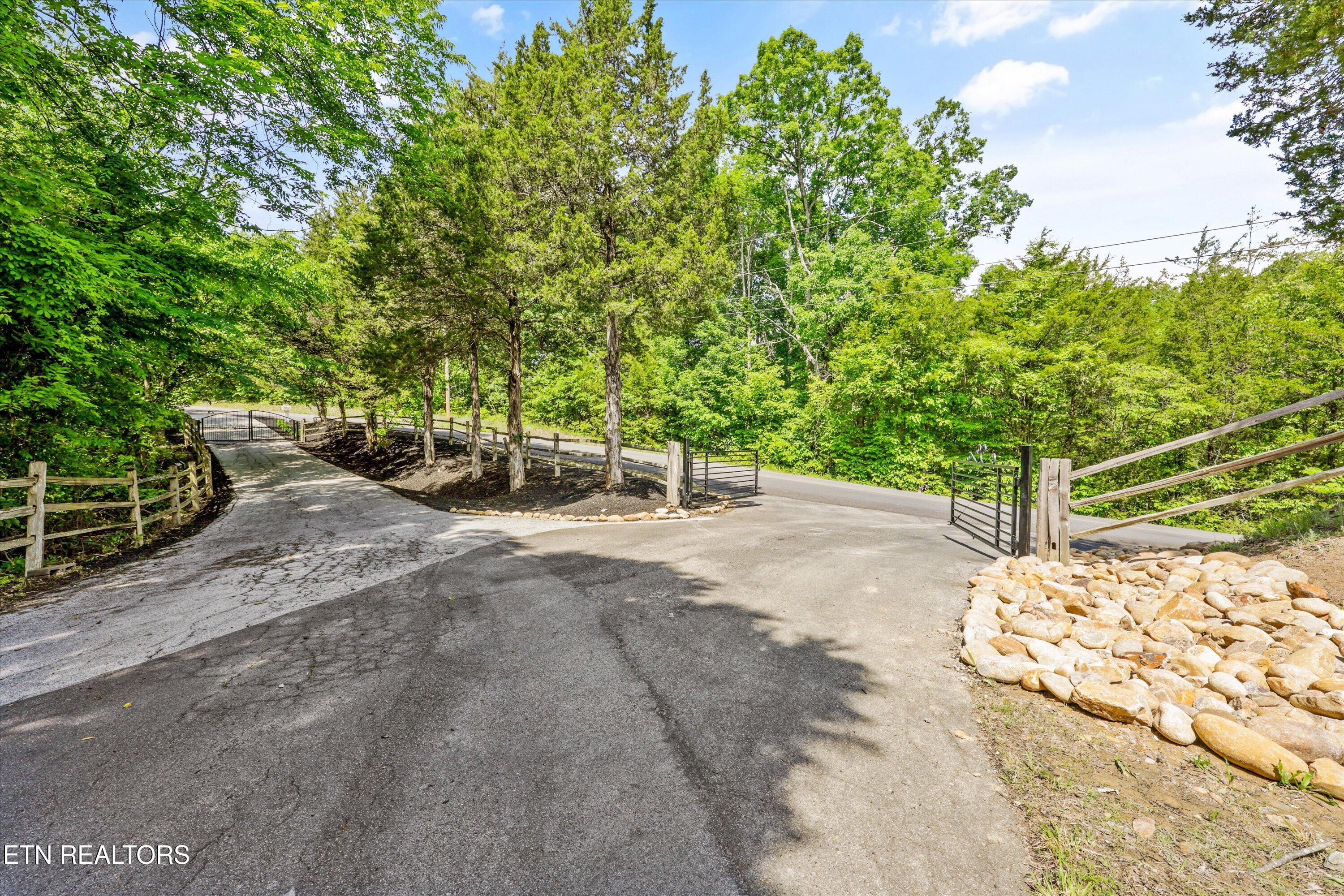 220 Very Old Barton Trail Dandridge TN 37725
