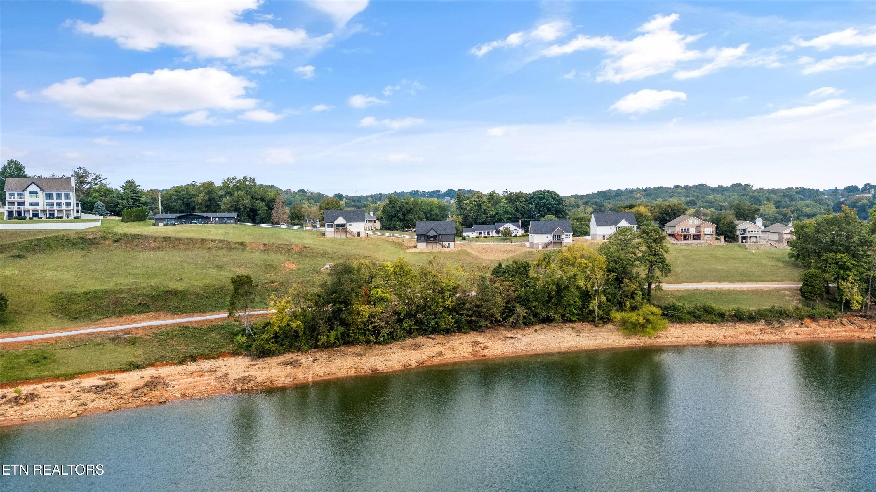 411 Hampton Way Dandridge TN 37725